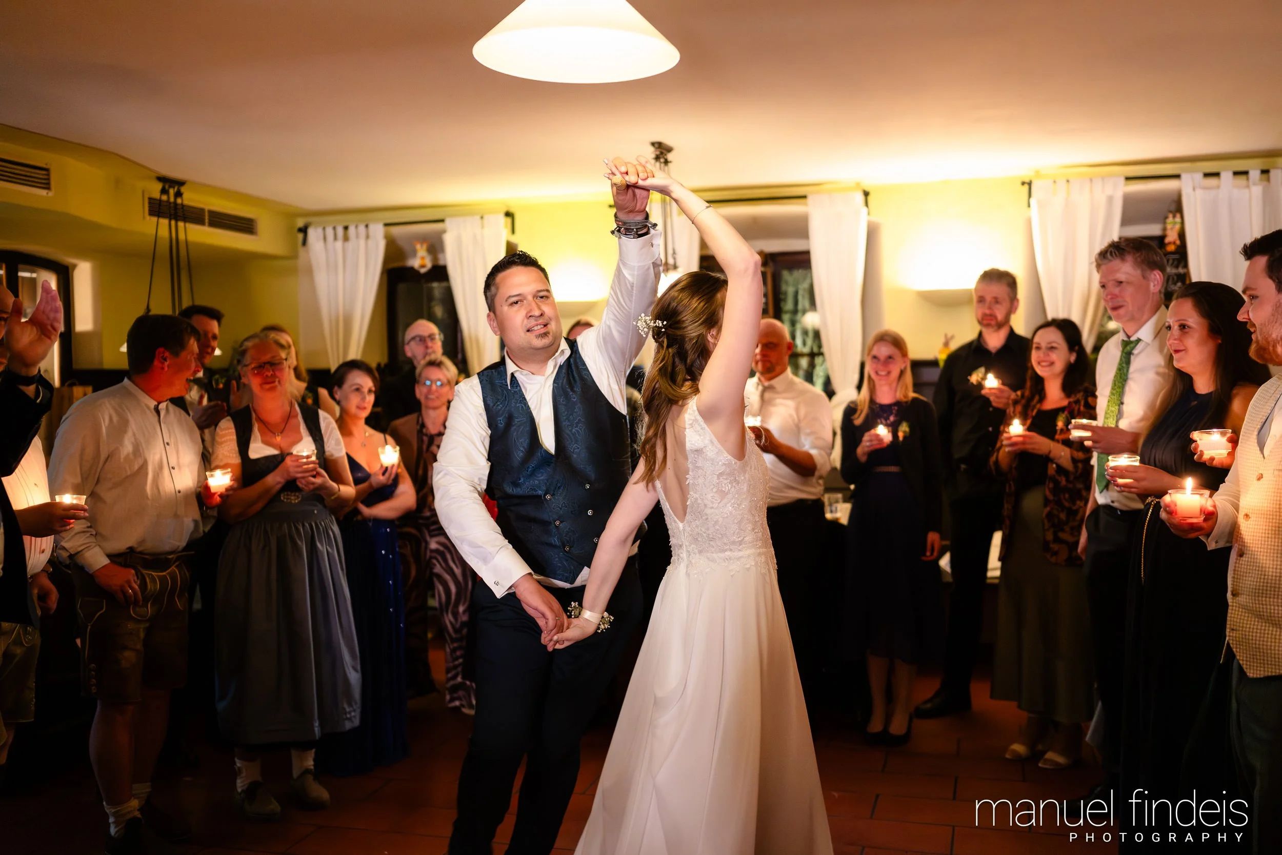 0972_Hochzeit_VuA_www.manuelfindeis.com.jpg