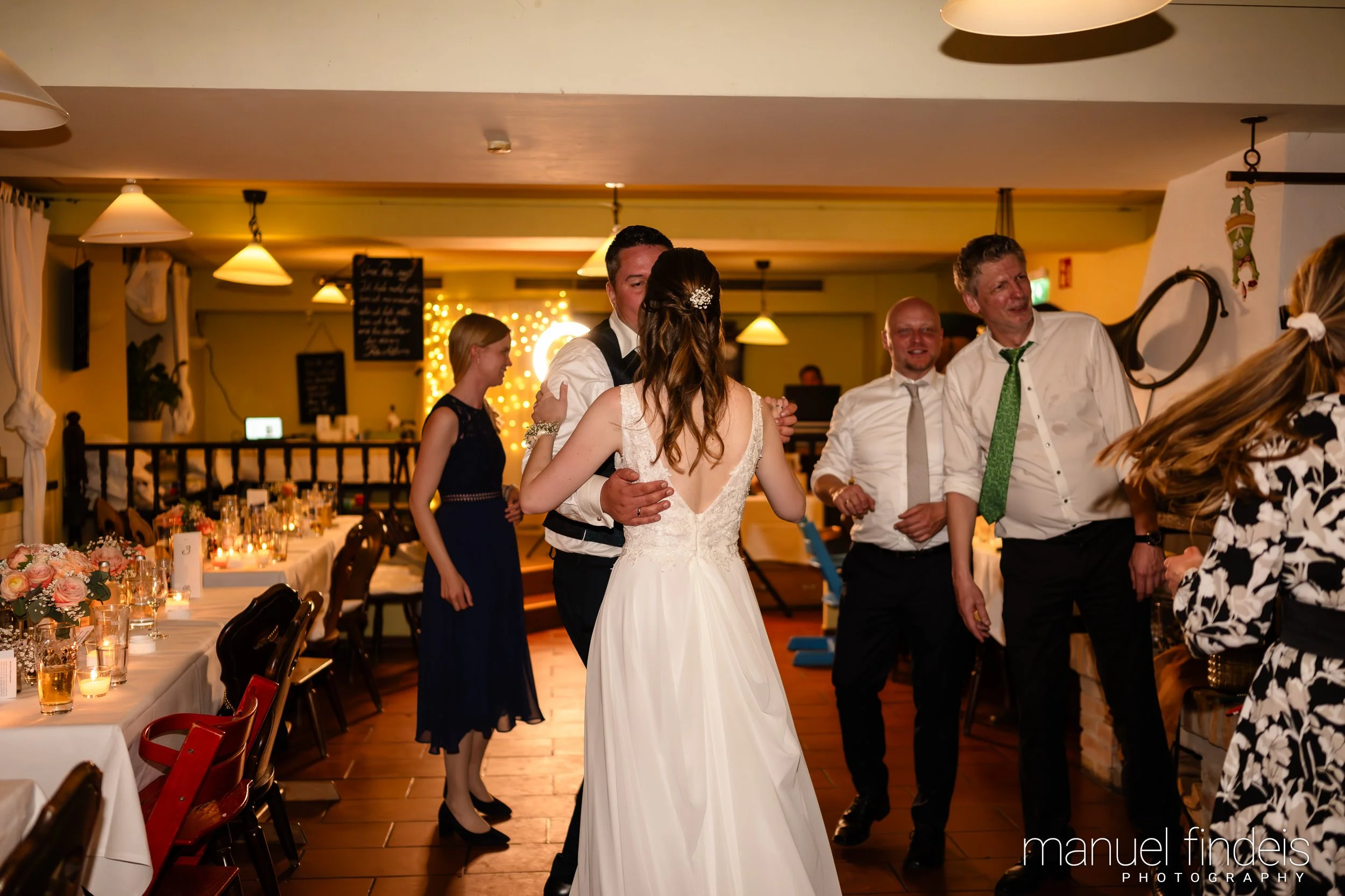 1131_Hochzeit_VuA_www.manuelfindeis.com.jpg