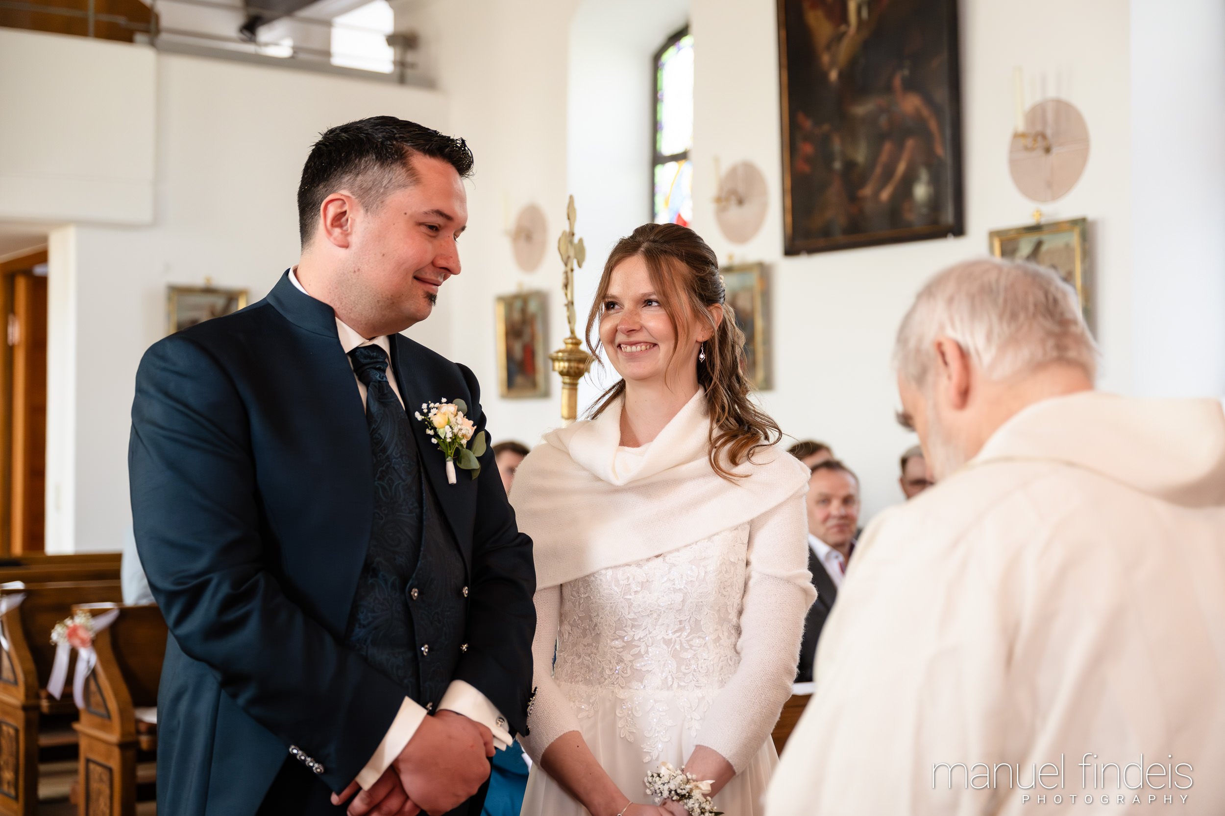 0249_Hochzeit_VuA_www.manuelfindeis.com.jpg