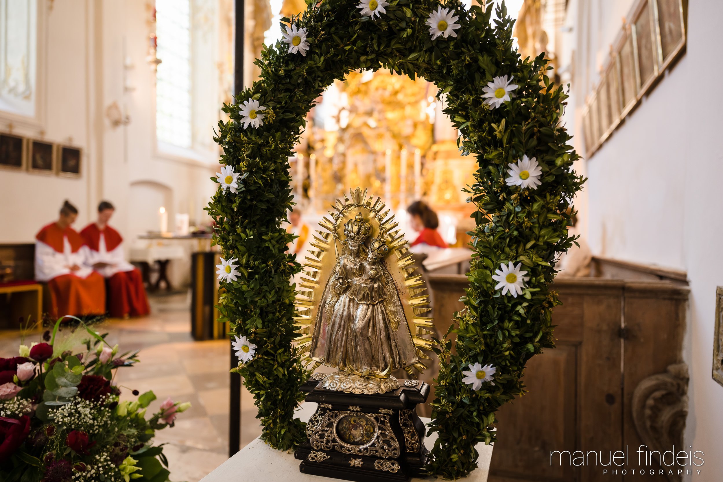 0231_Hochzeit-MuR-Kirche_www.manuelfindeis.com.jpg