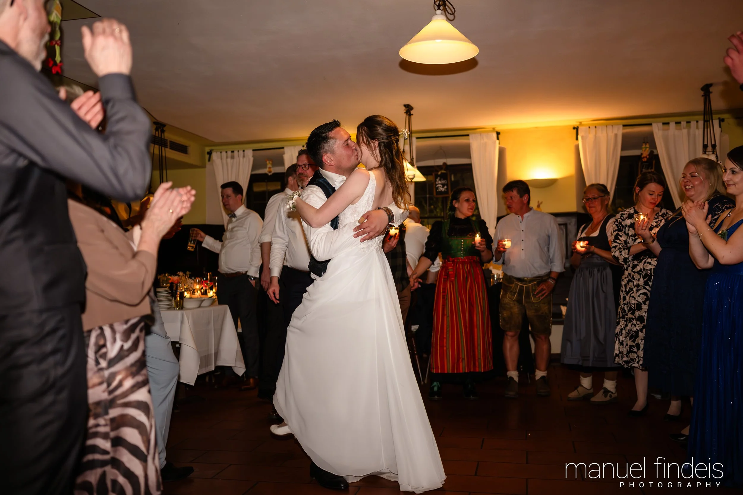 1166_Hochzeit_VuA_www.manuelfindeis.com.jpg