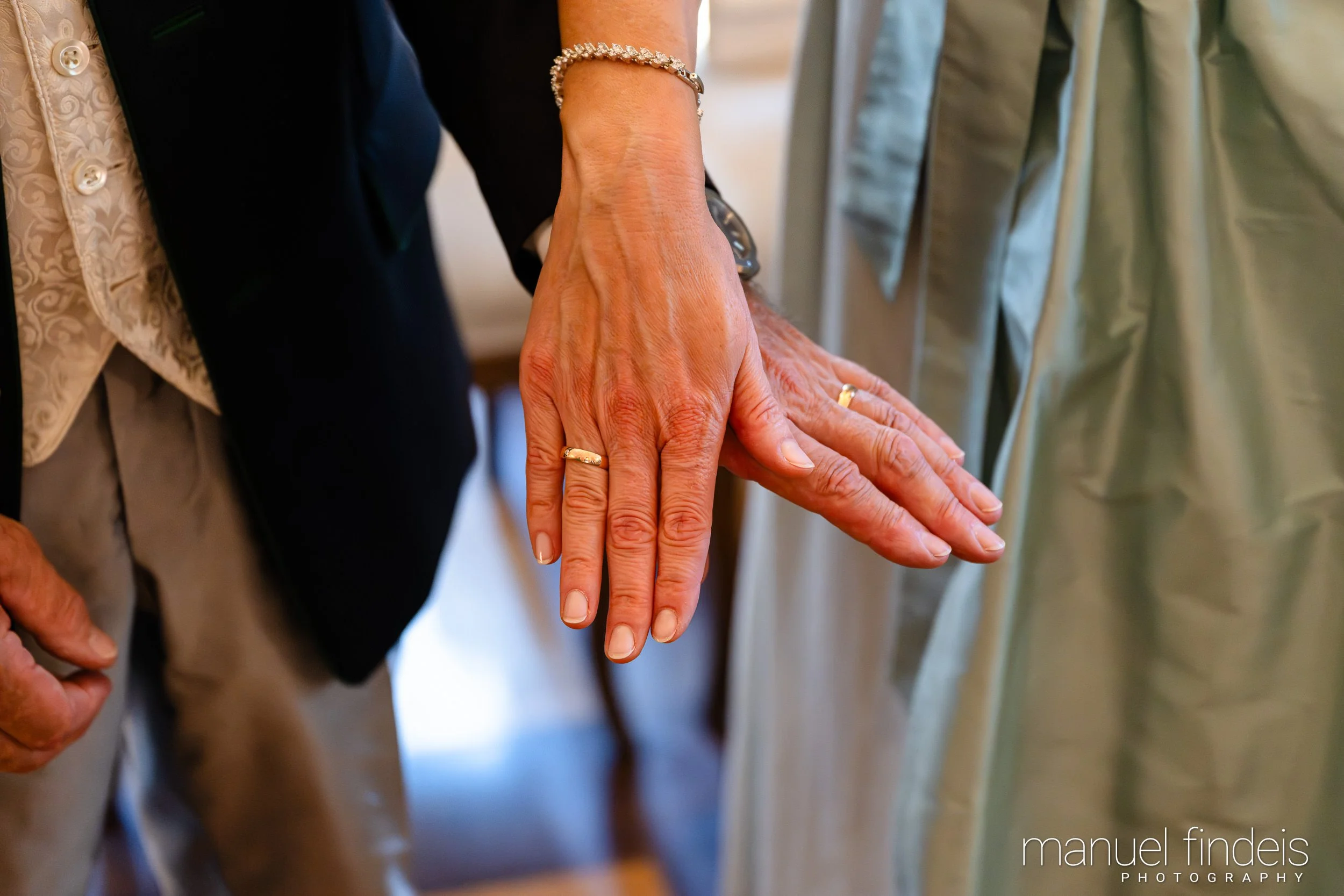 0140_Hochzeit_AuE_www.manuelfindeis.com.jpg