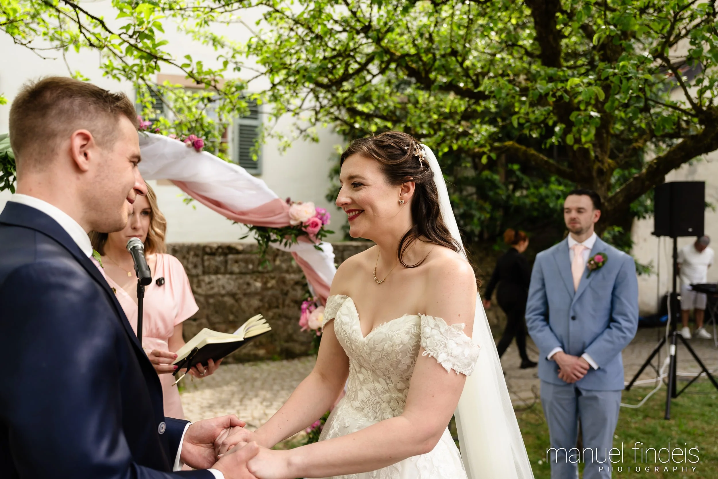 0210_Hochzeit_RuS_www.manuelfindeis.com.jpg