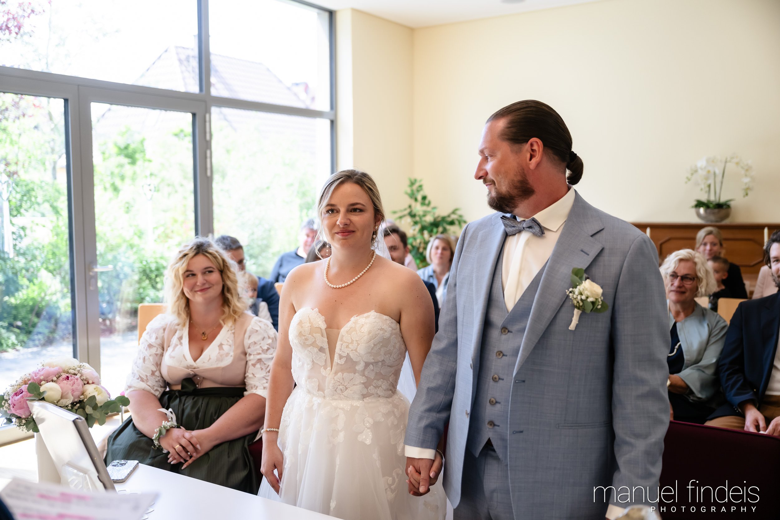 0231_Hochzeit_RundS_www.manuelfindeis.com.jpg
