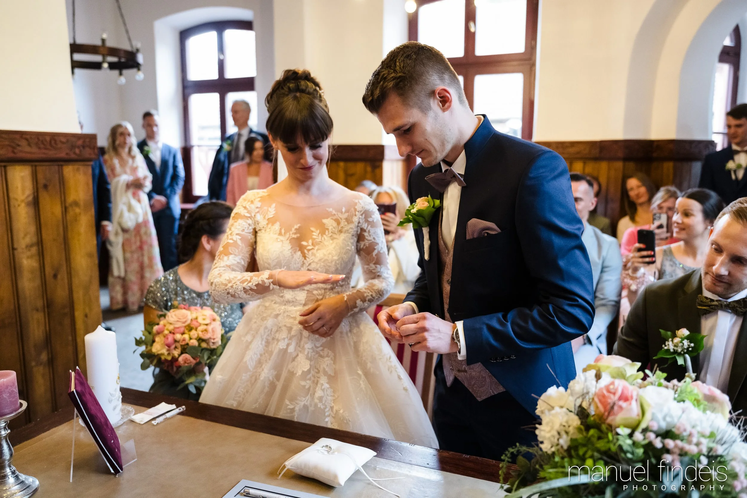 0194_Hochzeit-AuJ_www.manuelfindeis.com.jpg