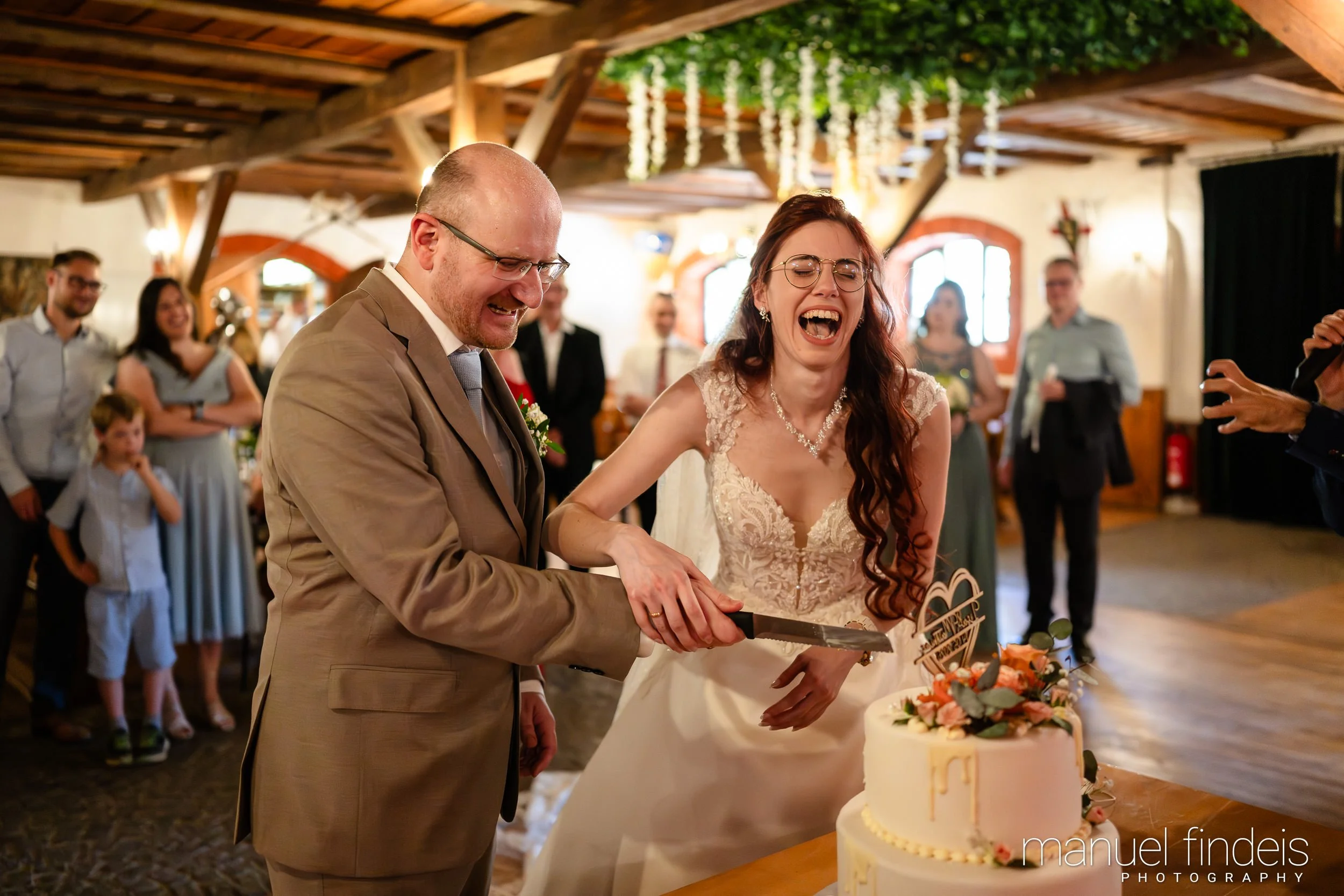 0379_Hochzeit-LUM_www.manuelfindeis.com.jpg