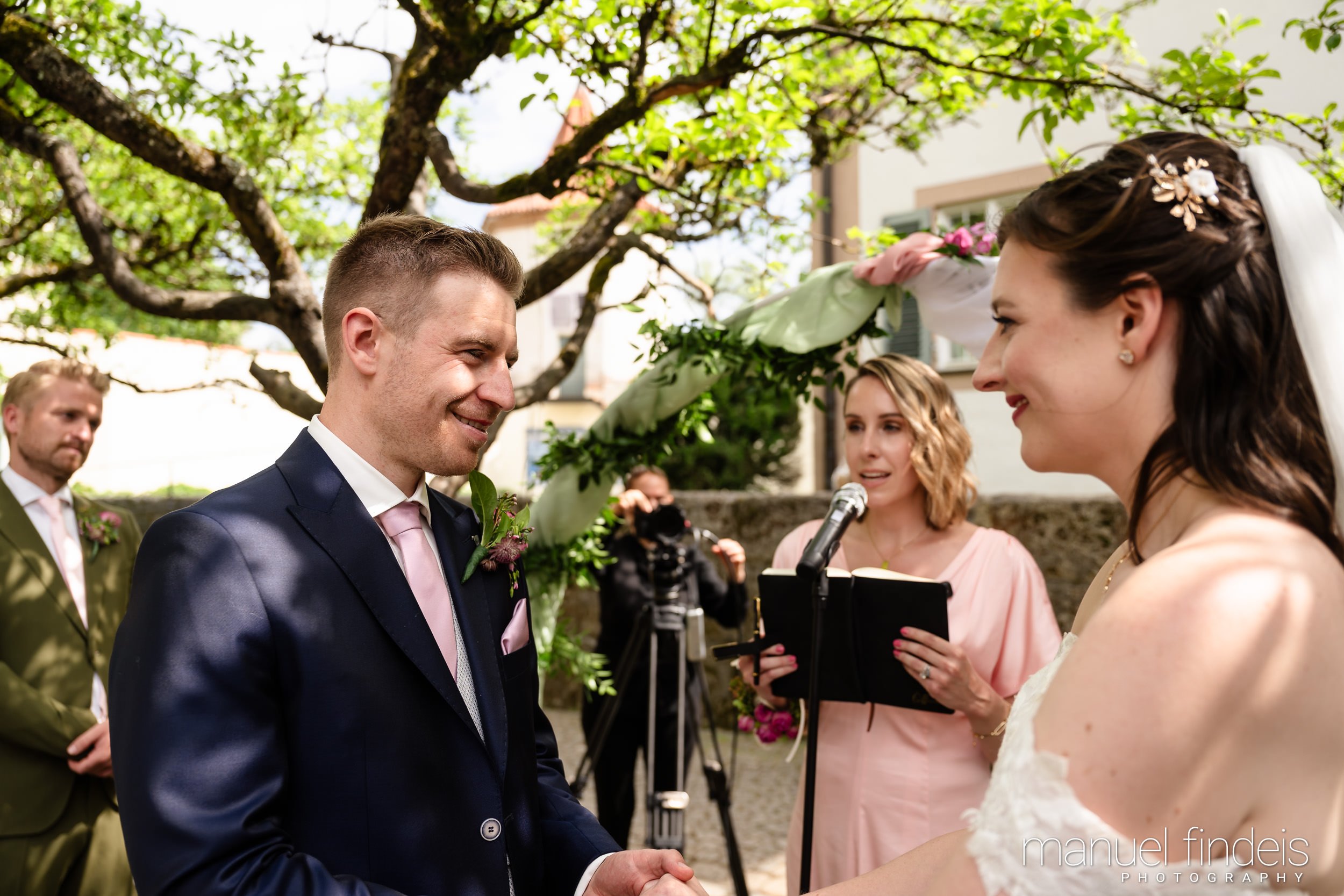 0212_Hochzeit_RuS_www.manuelfindeis.com.jpg