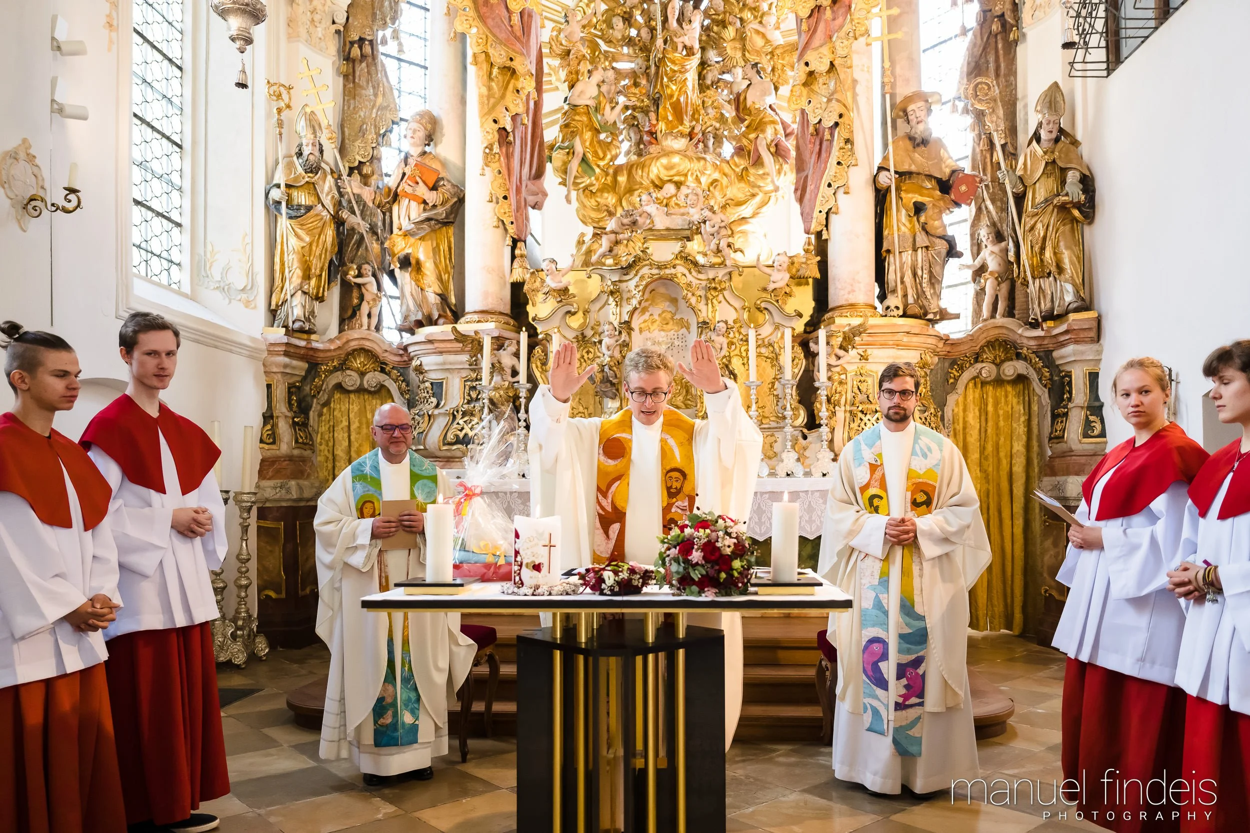 0463_Hochzeit-MuR-Kirche_www.manuelfindeis.com.jpg