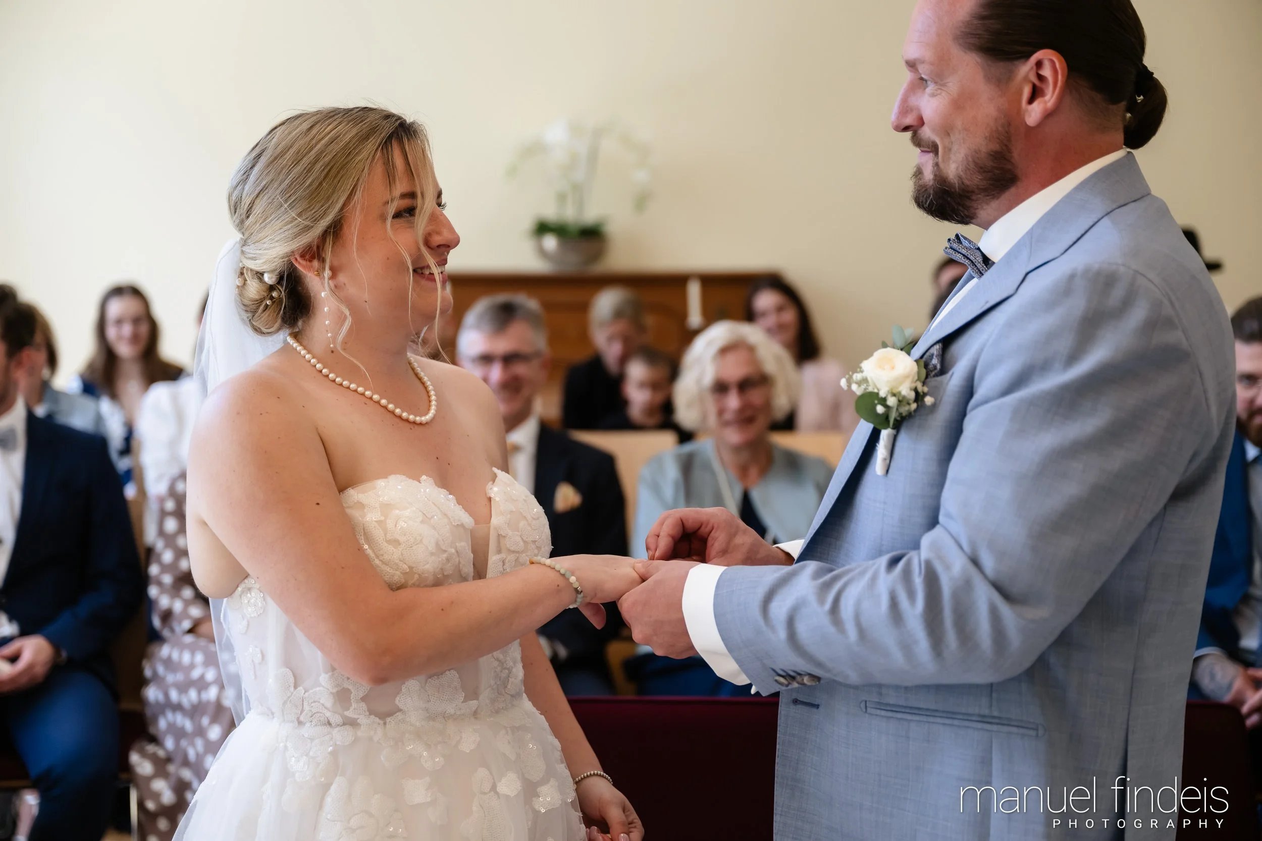 0272_Hochzeit_RundS_www.manuelfindeis.com.jpg