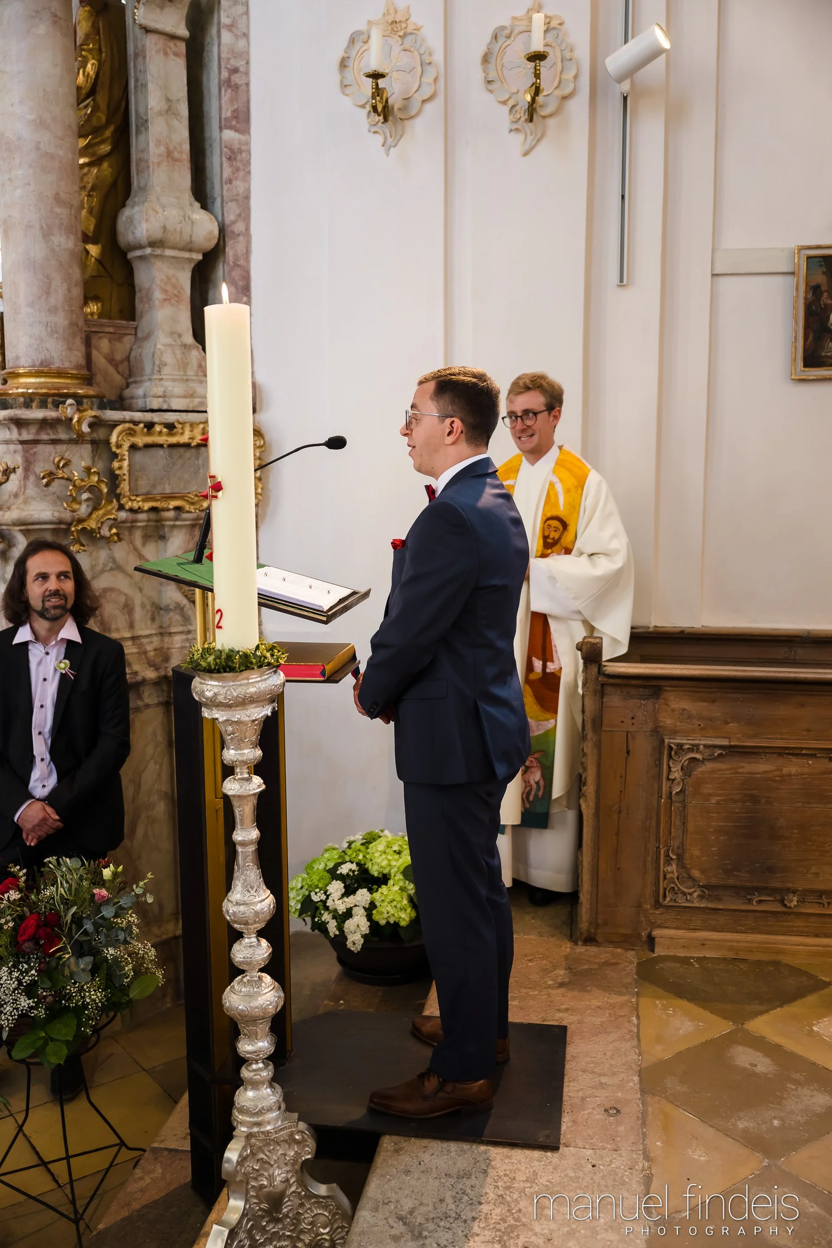 0388_Hochzeit-MuR-Kirche_www.manuelfindeis.com.jpg
