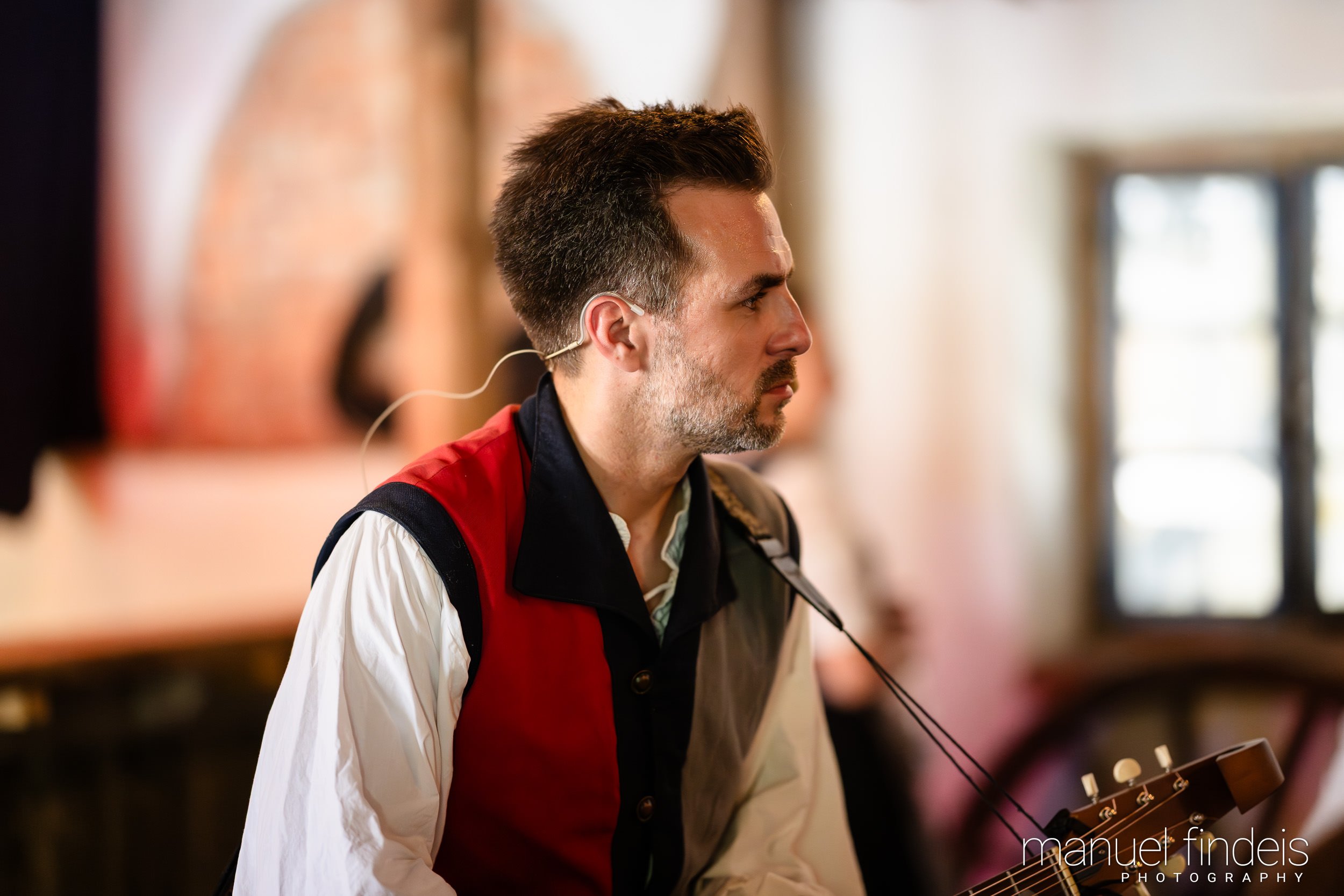 0592_Hochzeit-LUM_www.manuelfindeis.com.jpg