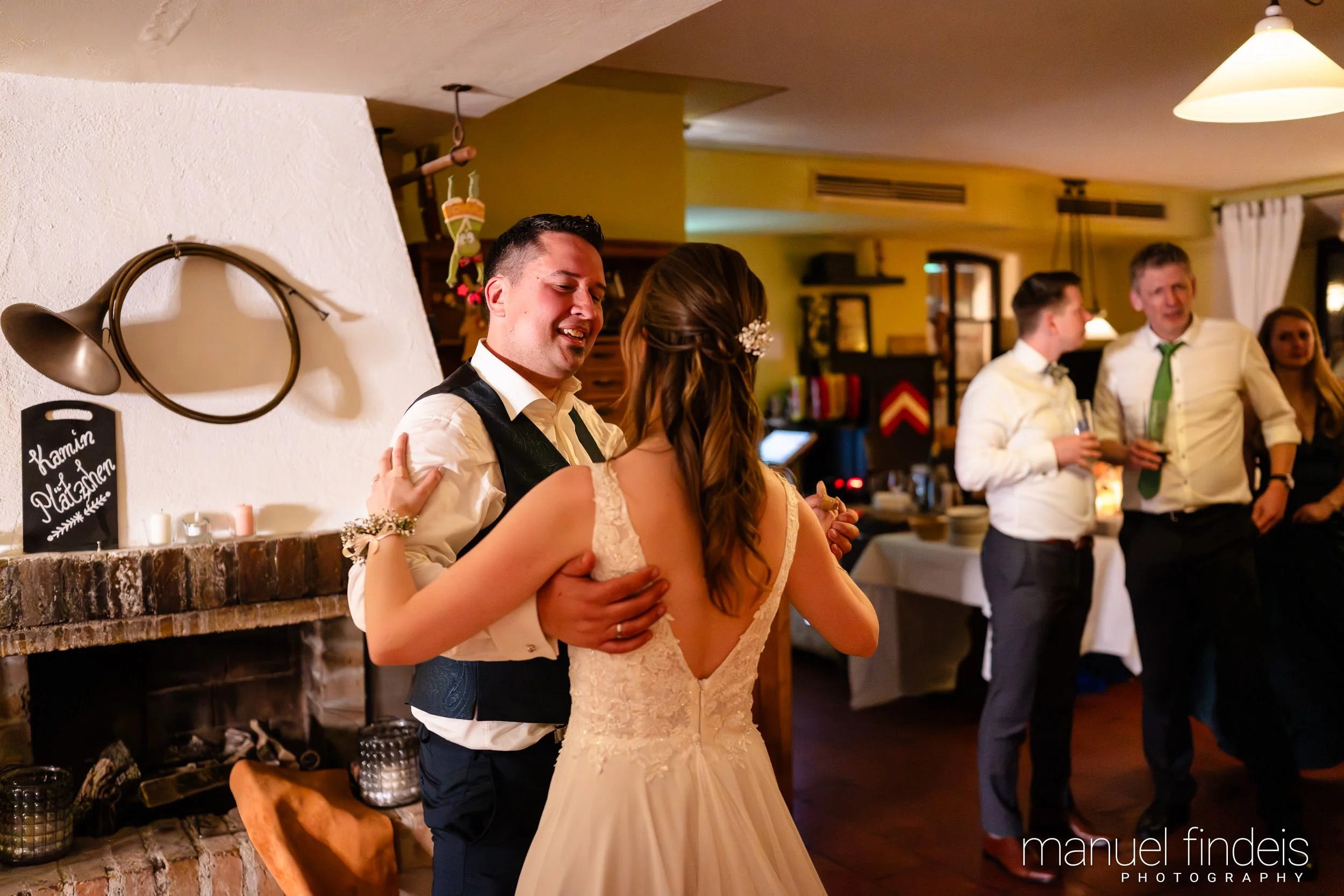 1073_Hochzeit_VuA_www.manuelfindeis.com.jpg