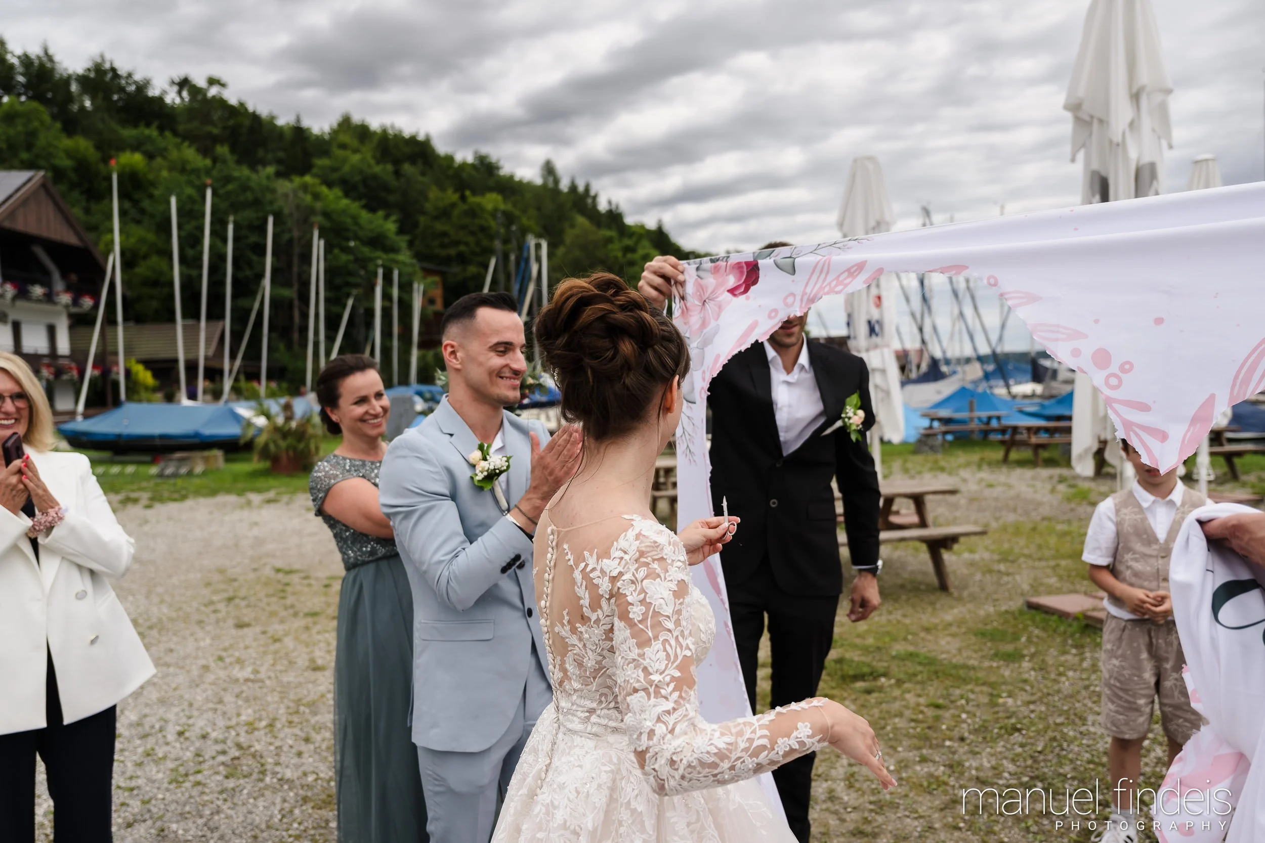 0562_Hochzeit-AuJ_www.manuelfindeis.com.jpg