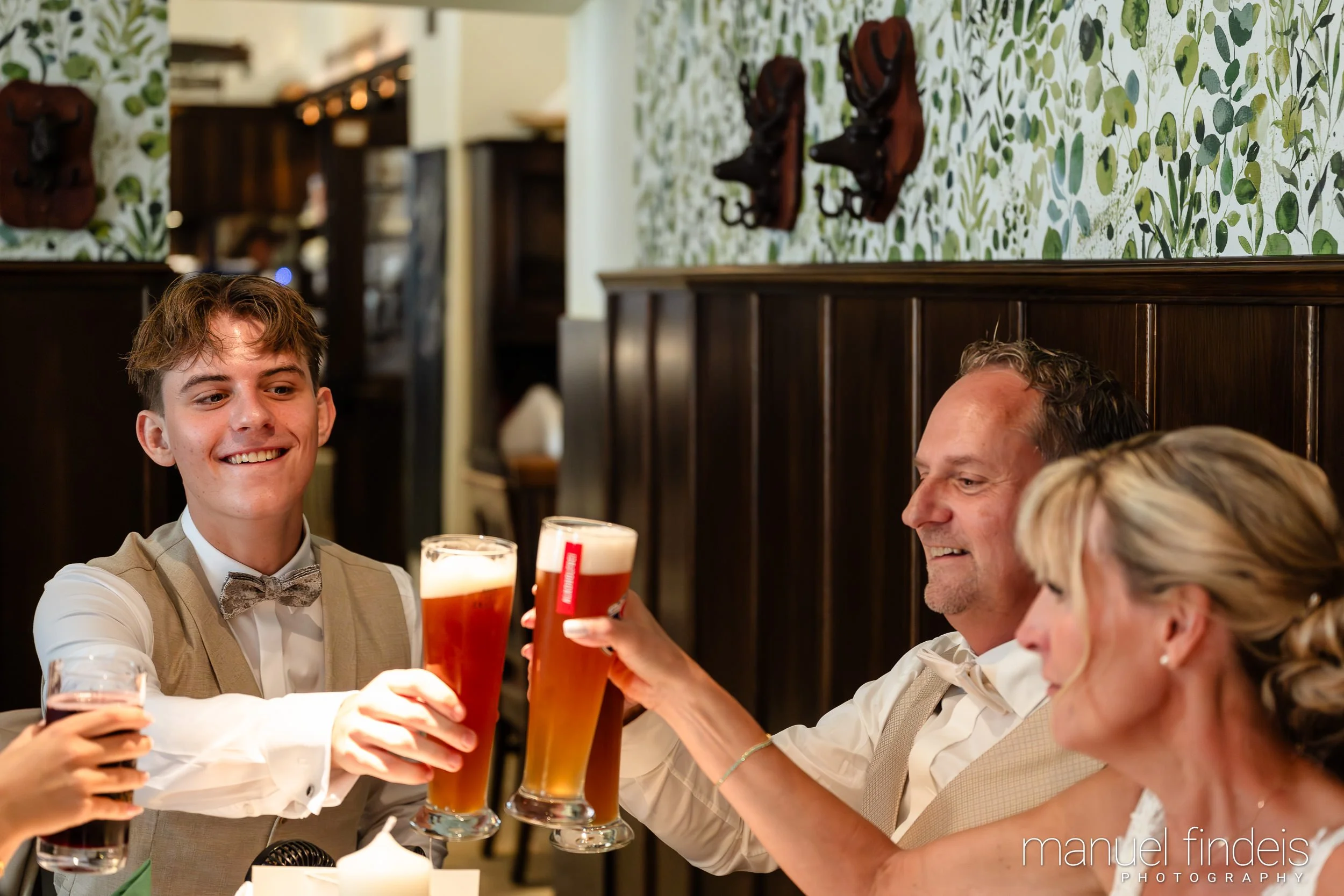 0470_Hochzeit_CuR_www.manuelfindeis.com.jpg