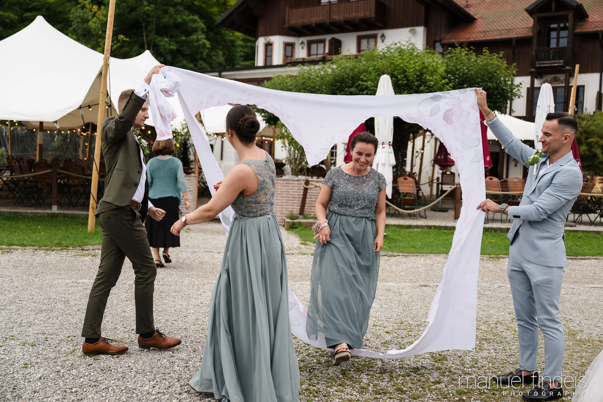 0605_Hochzeit-AuJ_www.manuelfindeis.com.jpg