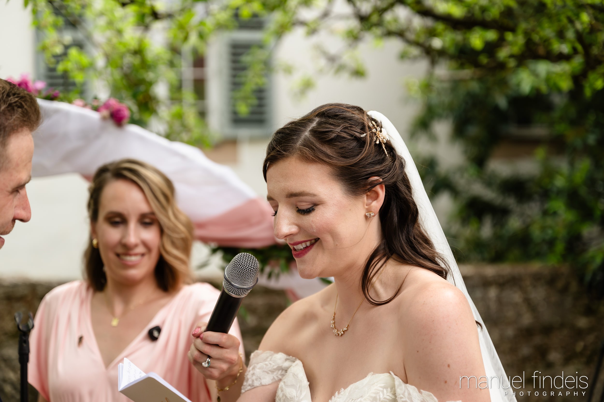 0196_Hochzeit_RuS_www.manuelfindeis.com.jpg