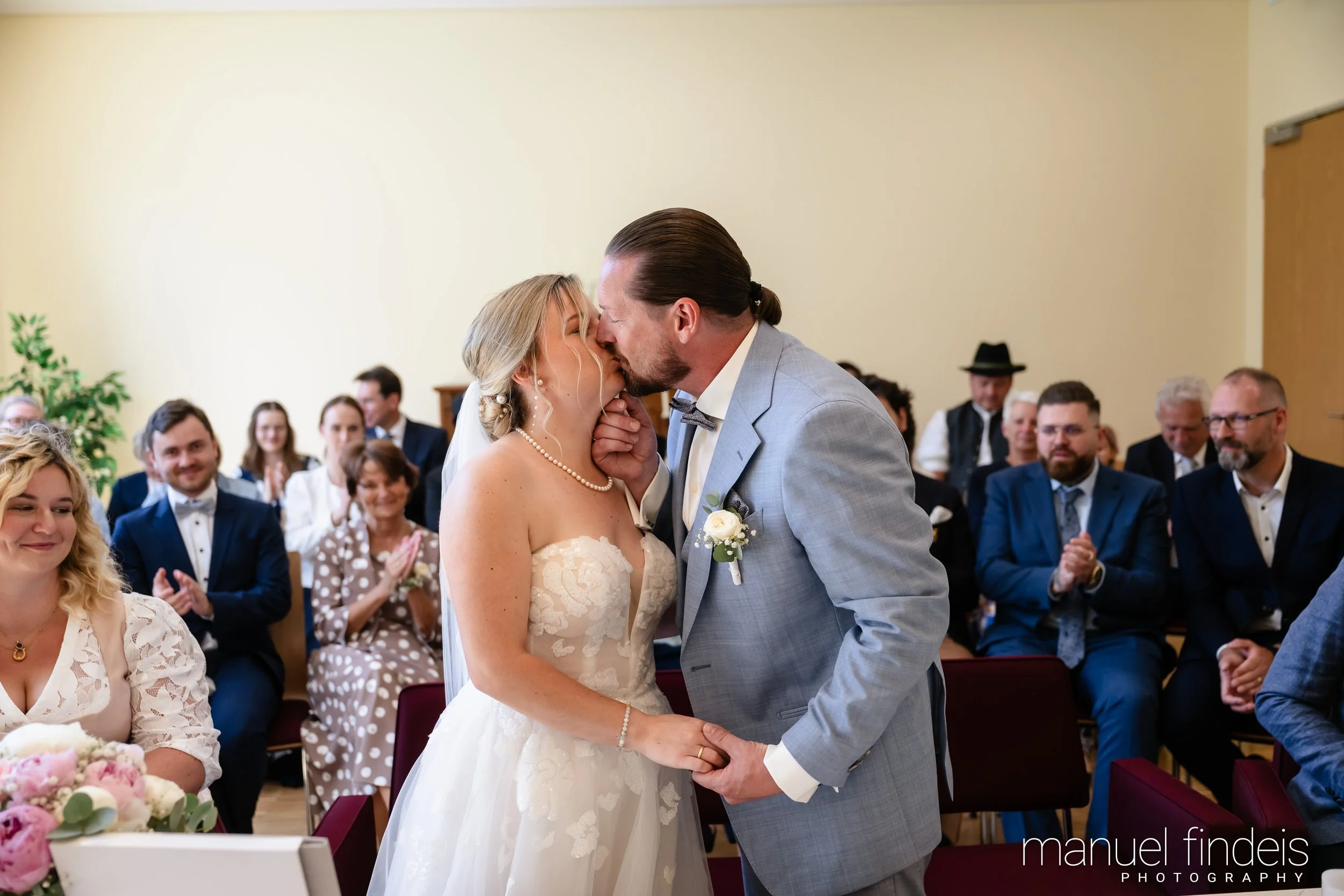 0284_Hochzeit_RundS_www.manuelfindeis.com.jpg