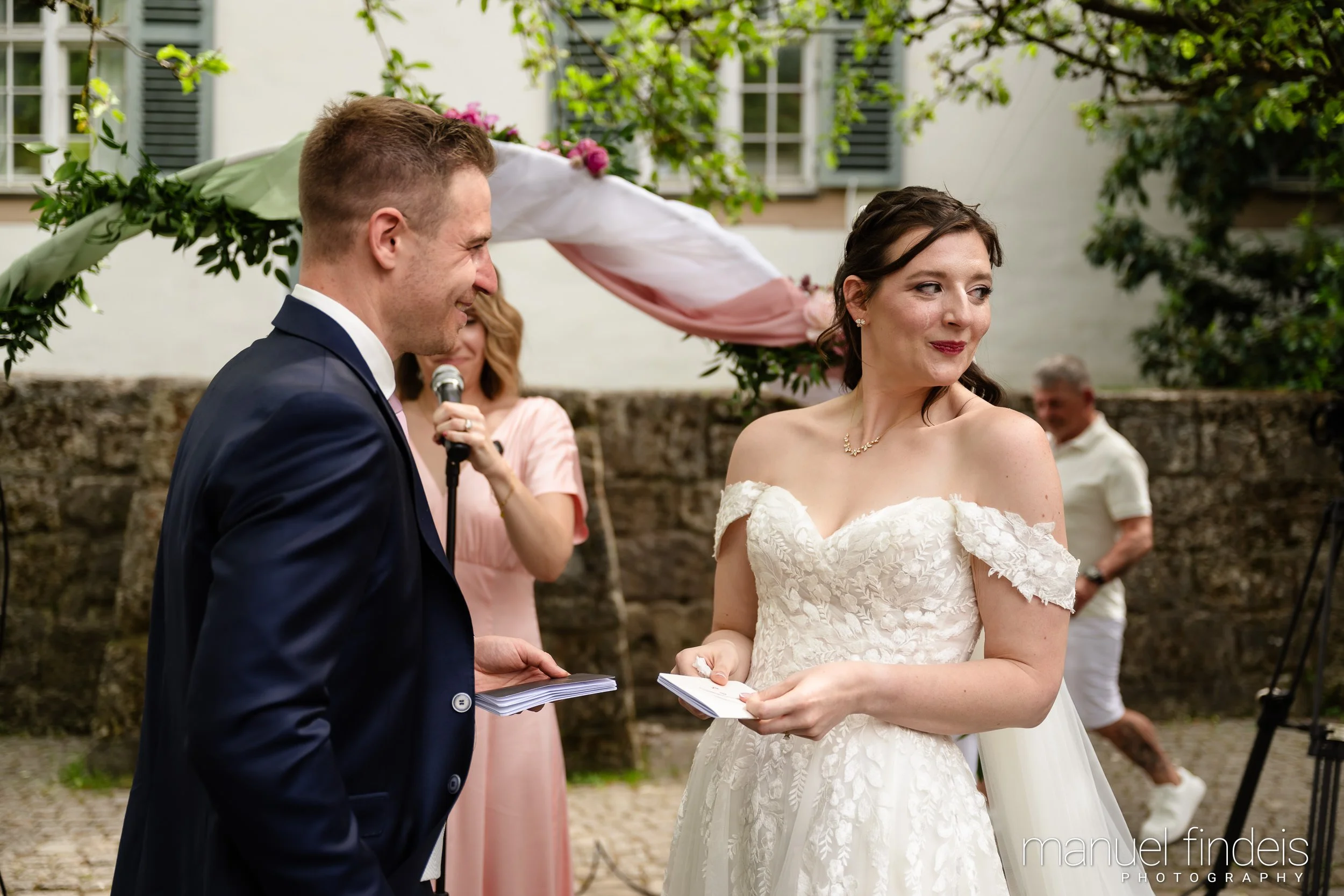 0204_Hochzeit_RuS_www.manuelfindeis.com.jpg