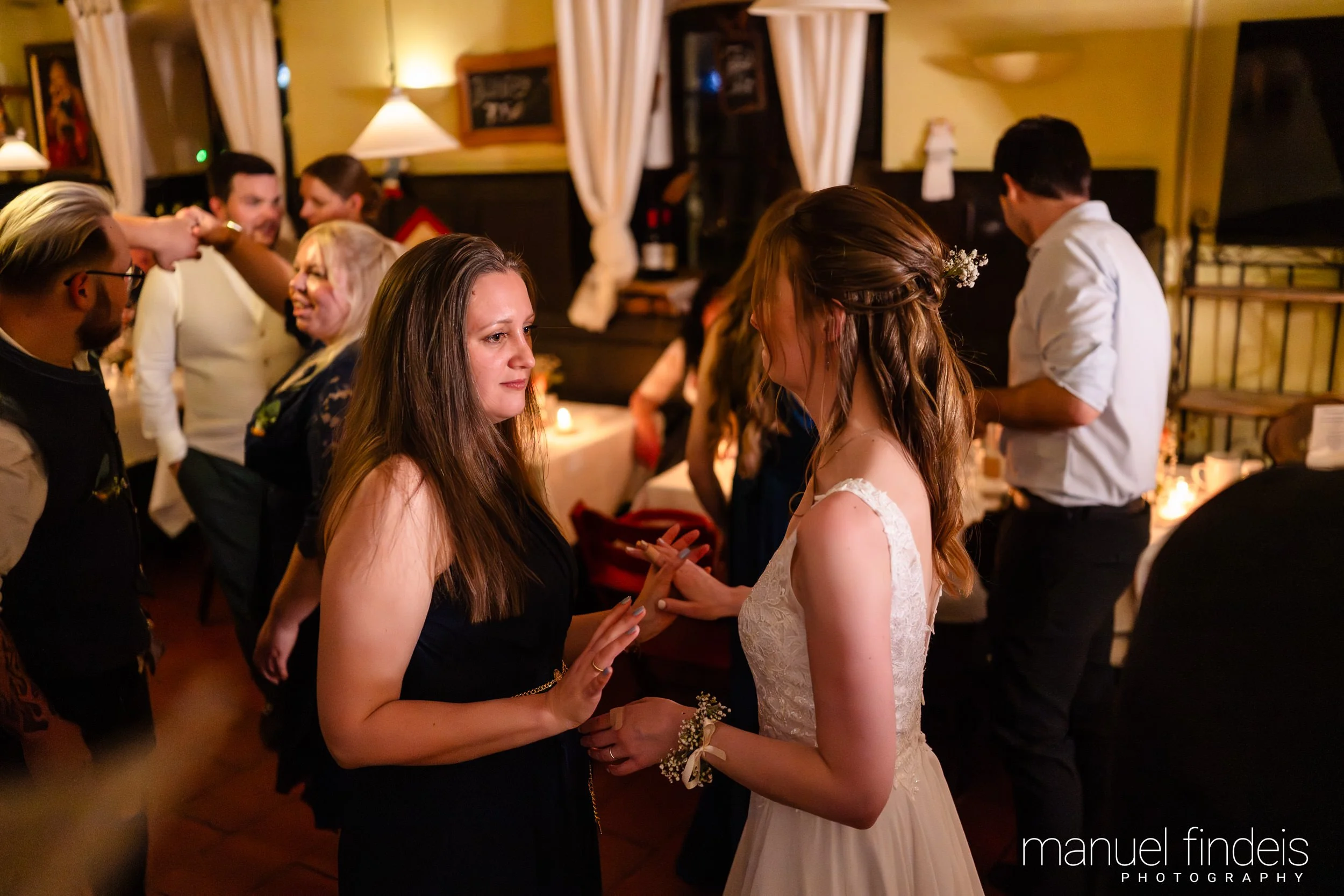 1046_Hochzeit_VuA_www.manuelfindeis.com.jpg