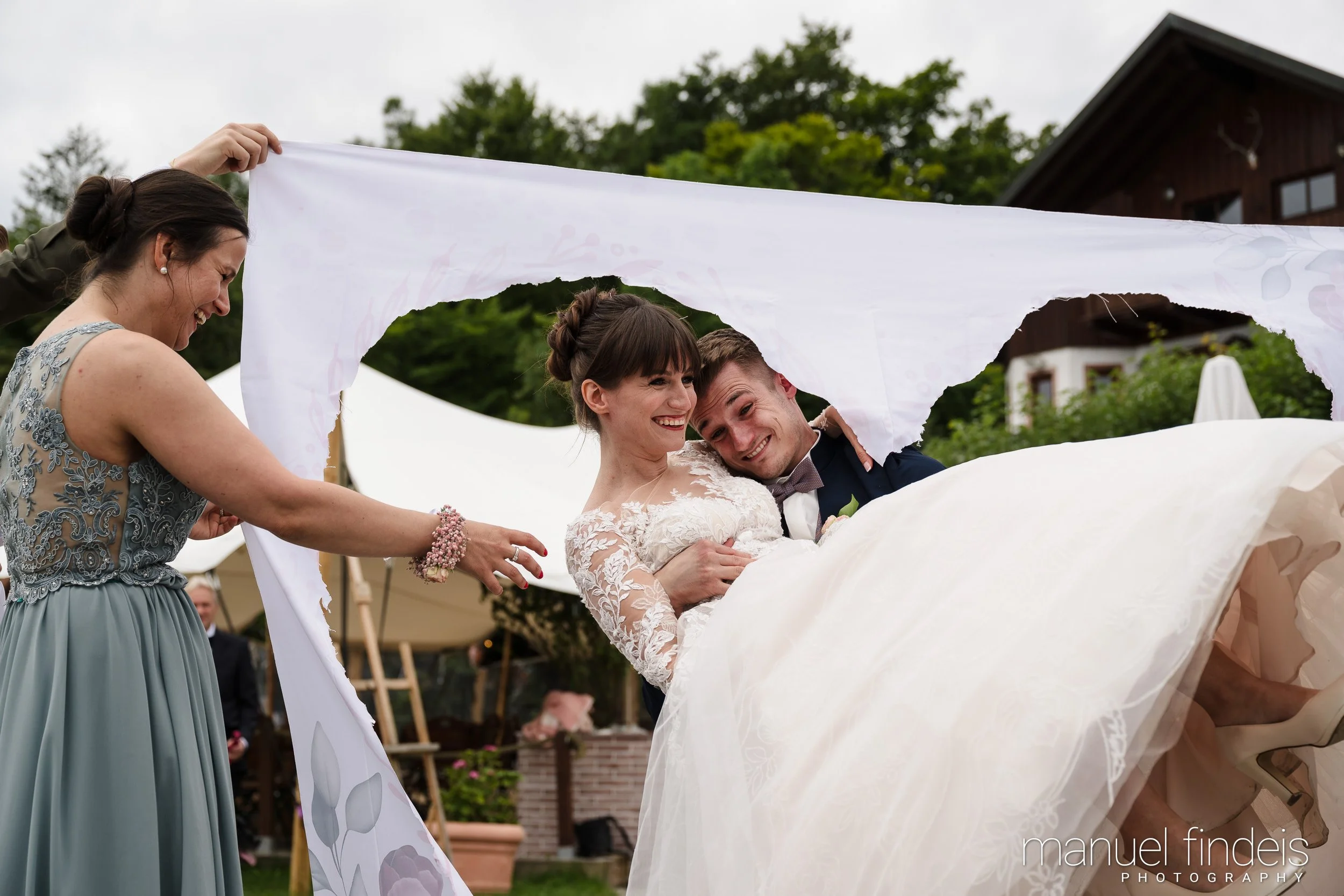 0573_Hochzeit-AuJ_www.manuelfindeis.com.jpg