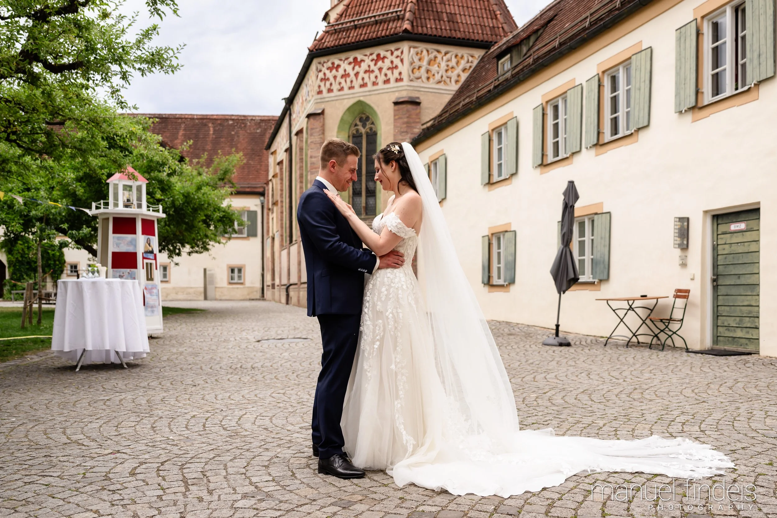 0037_Hochzeit_RuS_www.manuelfindeis.com.jpg