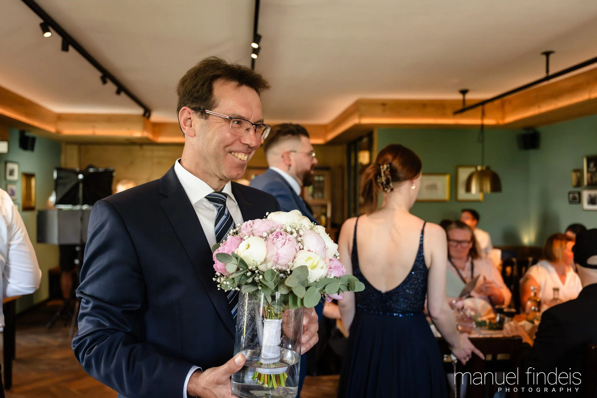 0488_Hochzeit_RundS_www.manuelfindeis.com.jpg