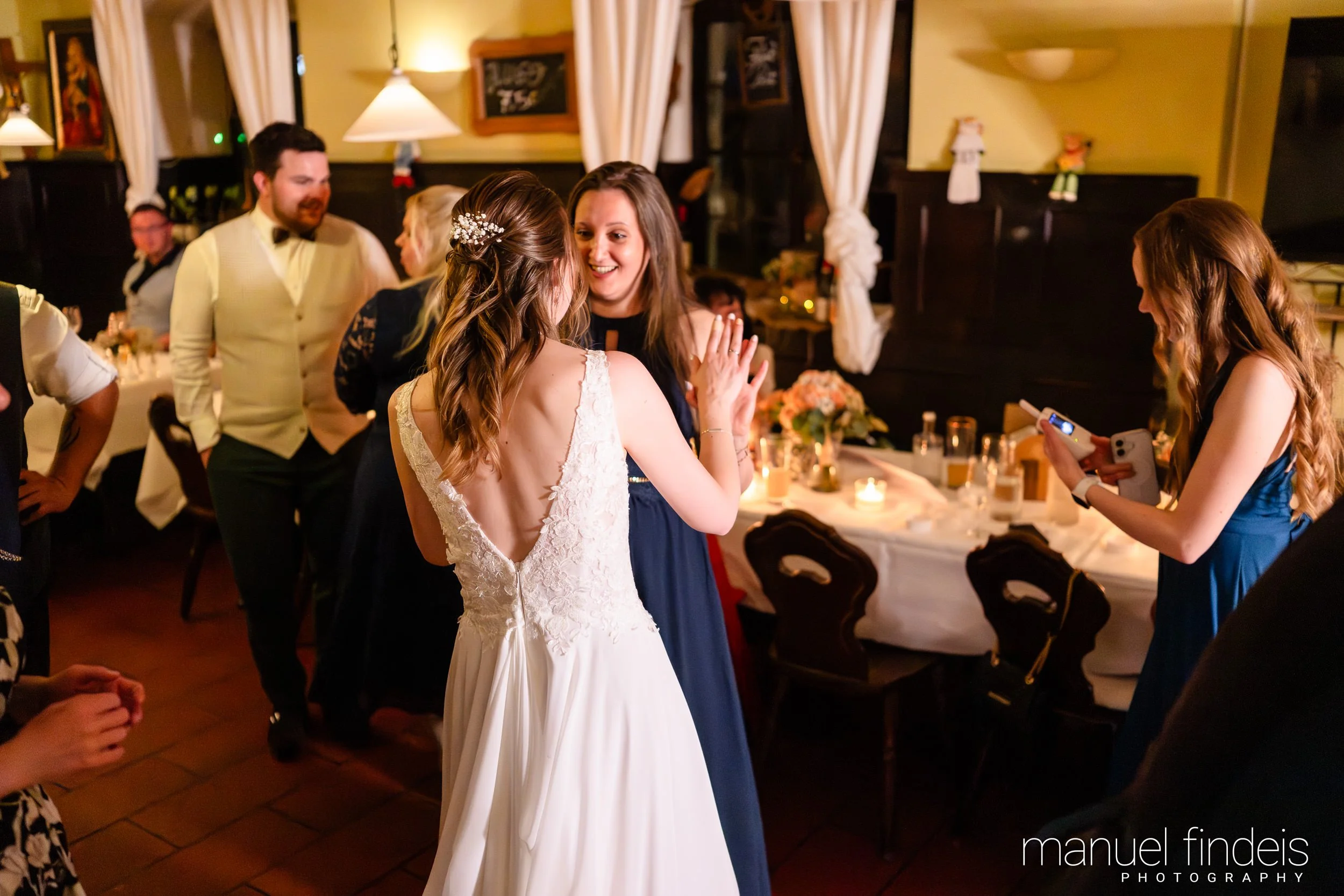 1051_Hochzeit_VuA_www.manuelfindeis.com.jpg
