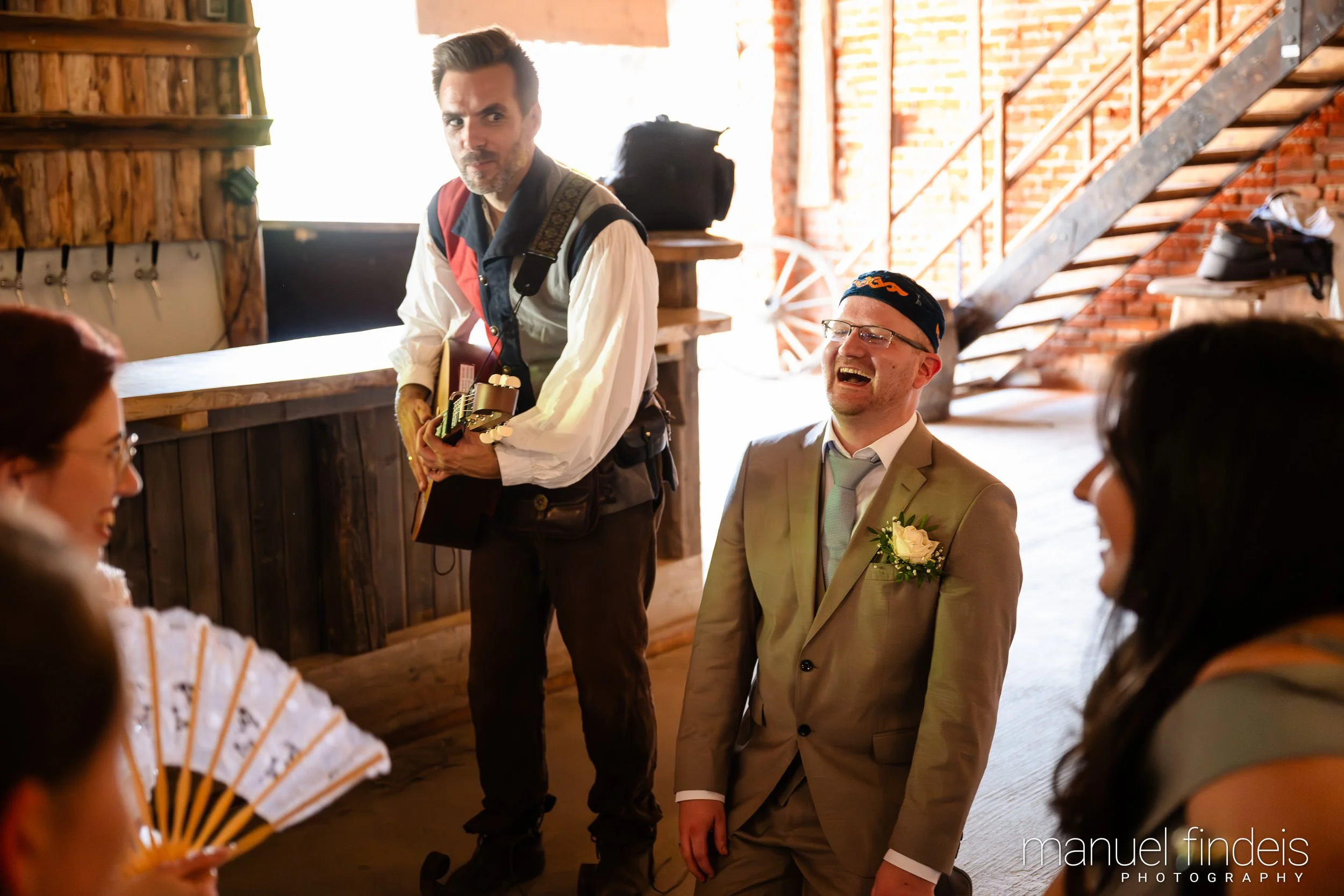 0637_Hochzeit-LUM_www.manuelfindeis.com.jpg
