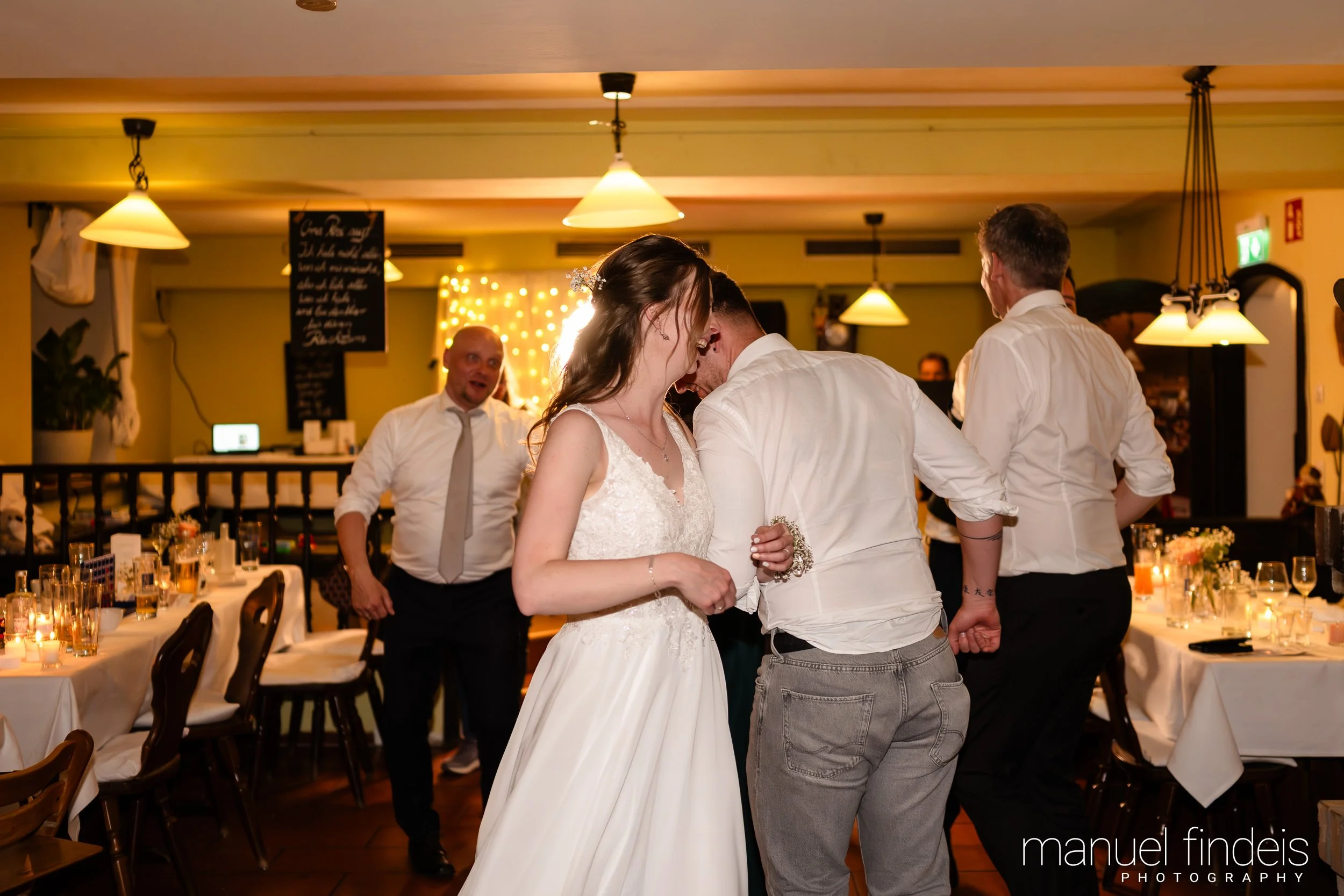 1122_Hochzeit_VuA_www.manuelfindeis.com.jpg