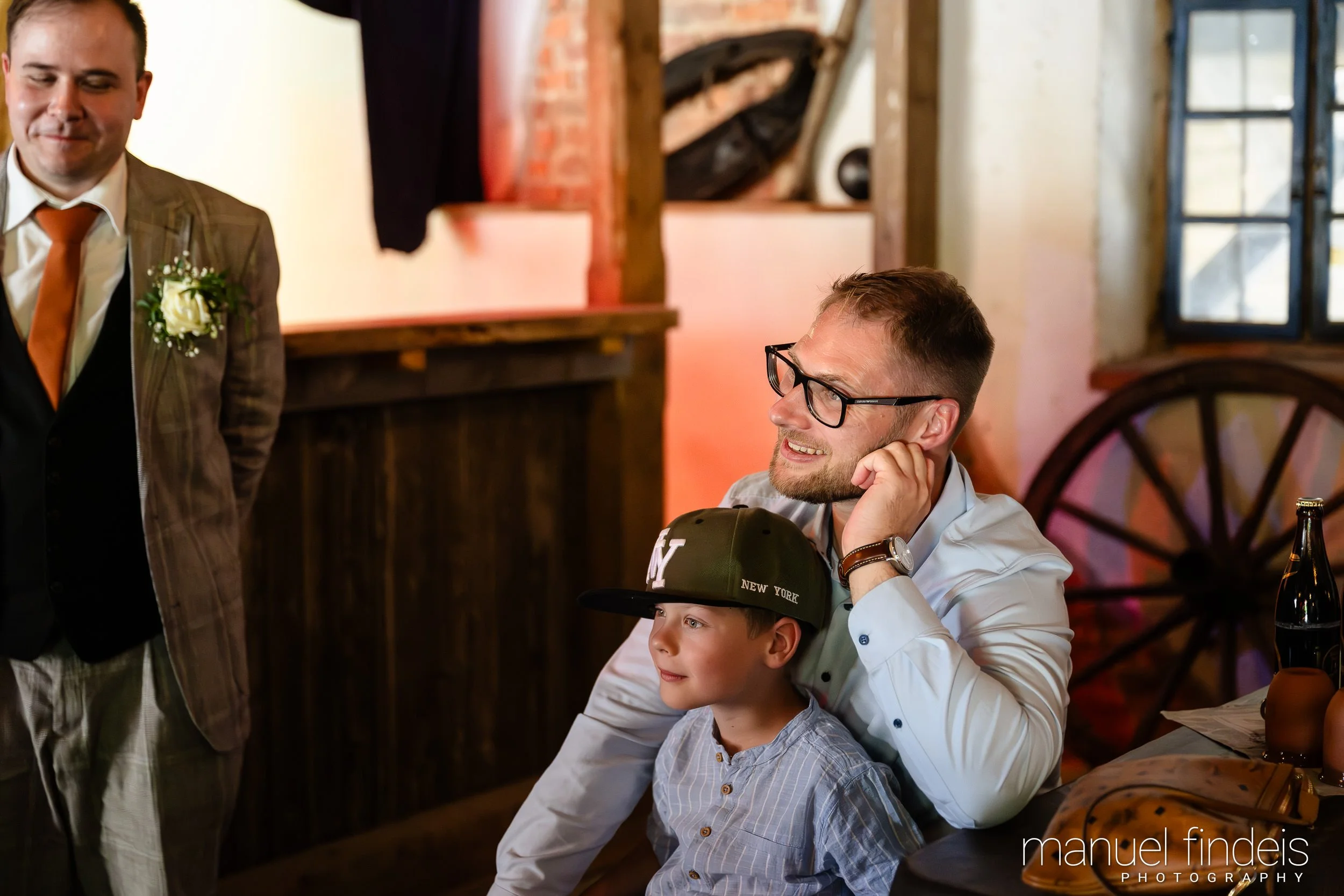 0656_Hochzeit-LUM_www.manuelfindeis.com.jpg