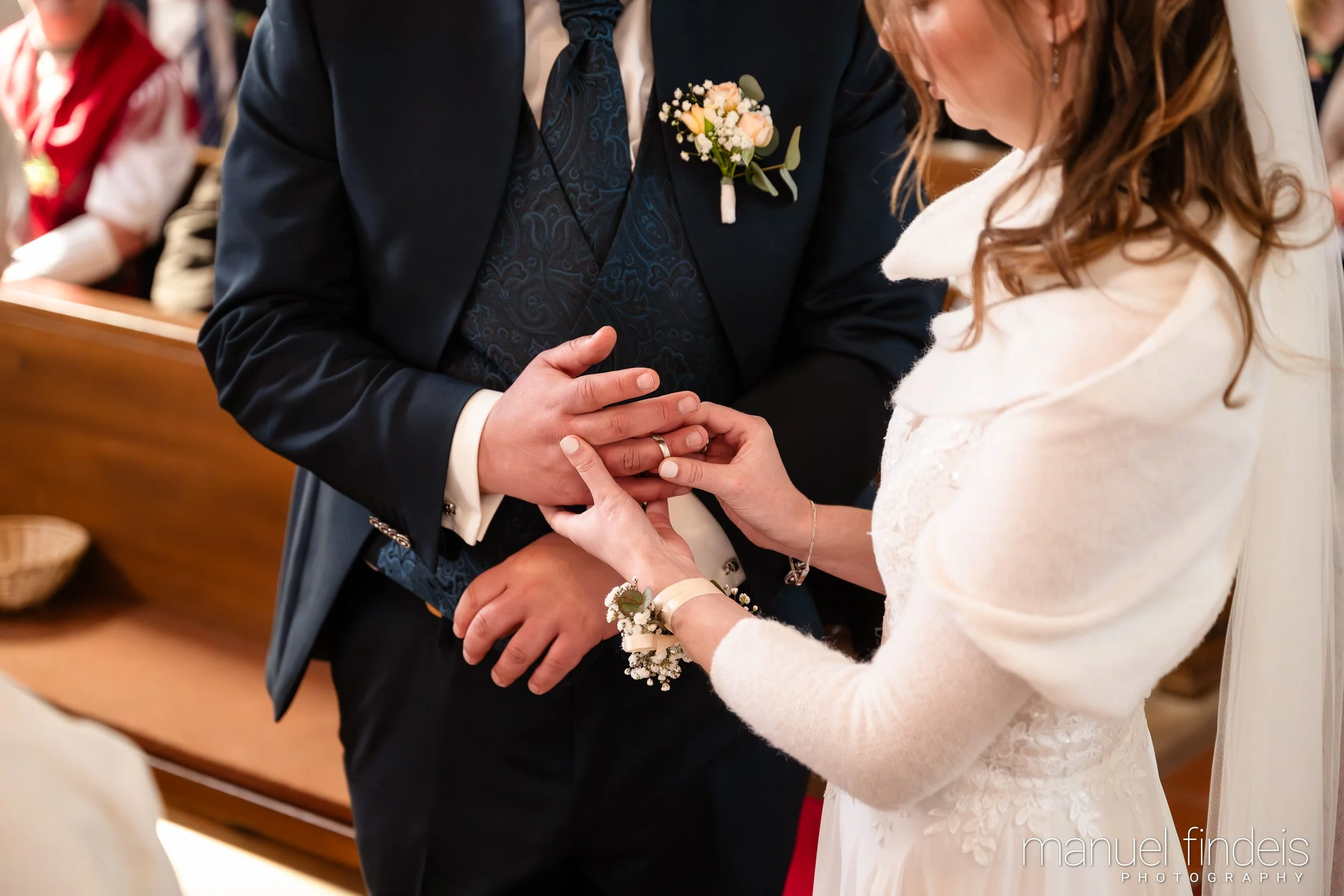 0274_Hochzeit_VuA_www.manuelfindeis.com.jpg