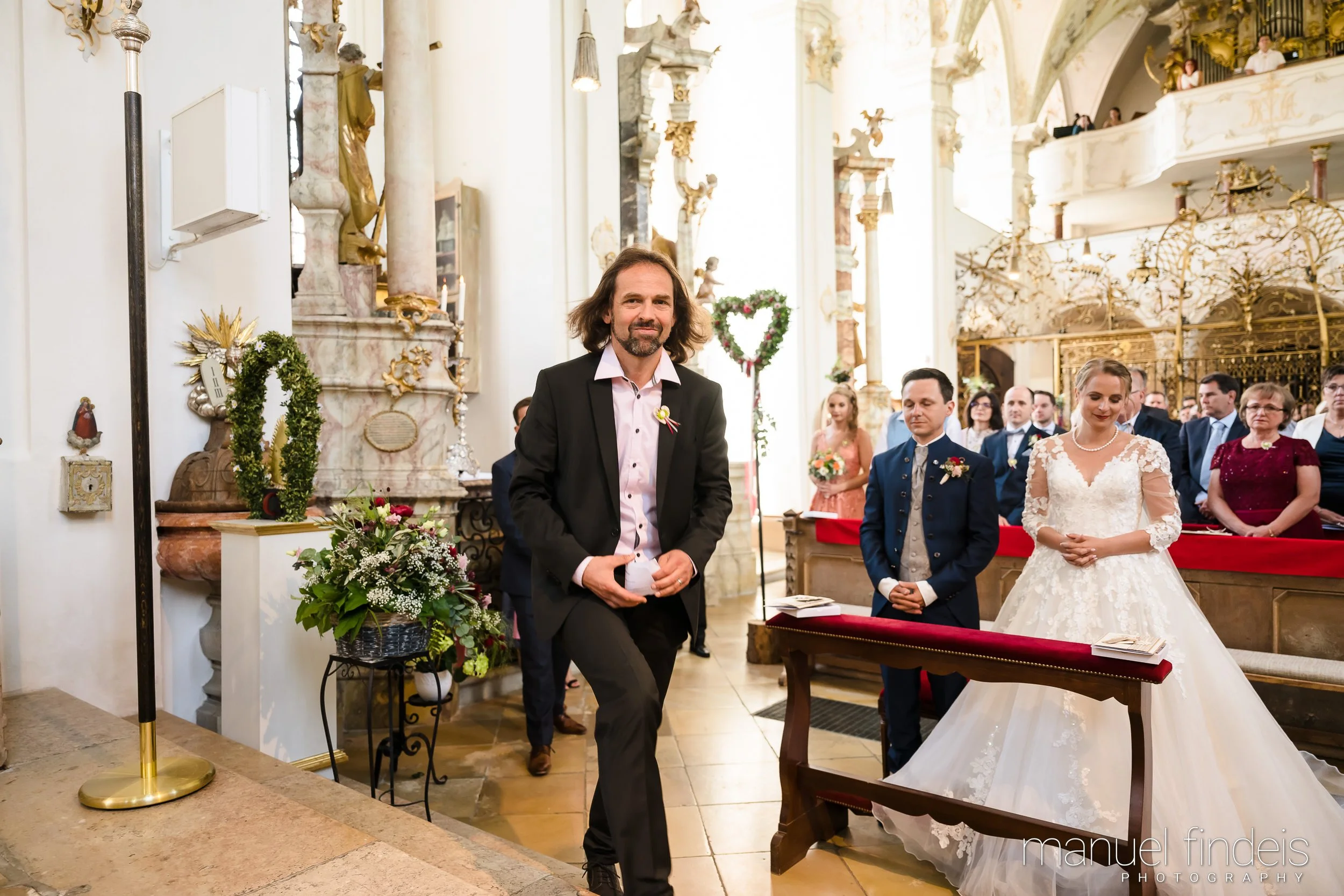 0386_Hochzeit-MuR-Kirche_www.manuelfindeis.com.jpg