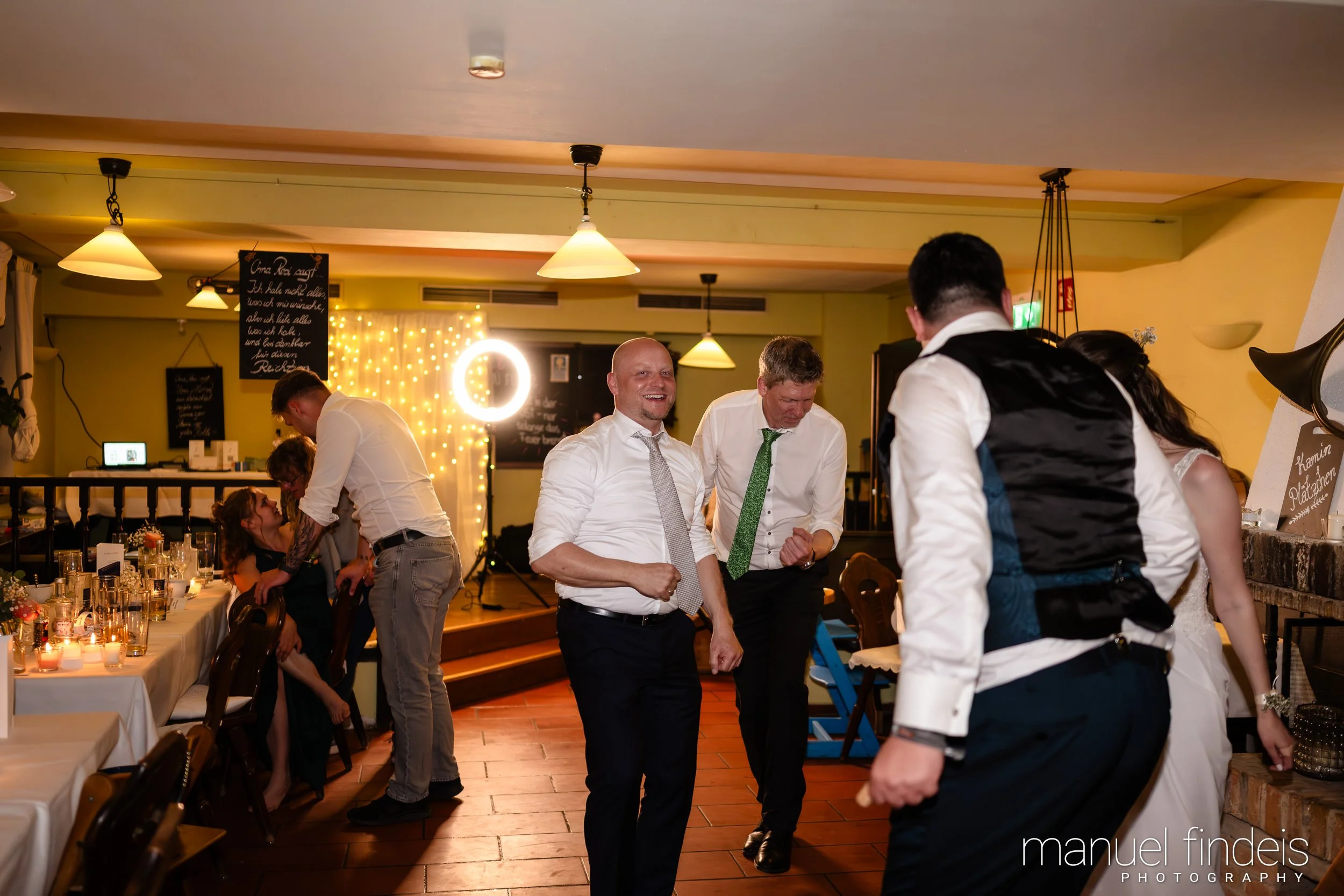 1121_Hochzeit_VuA_www.manuelfindeis.com.jpg