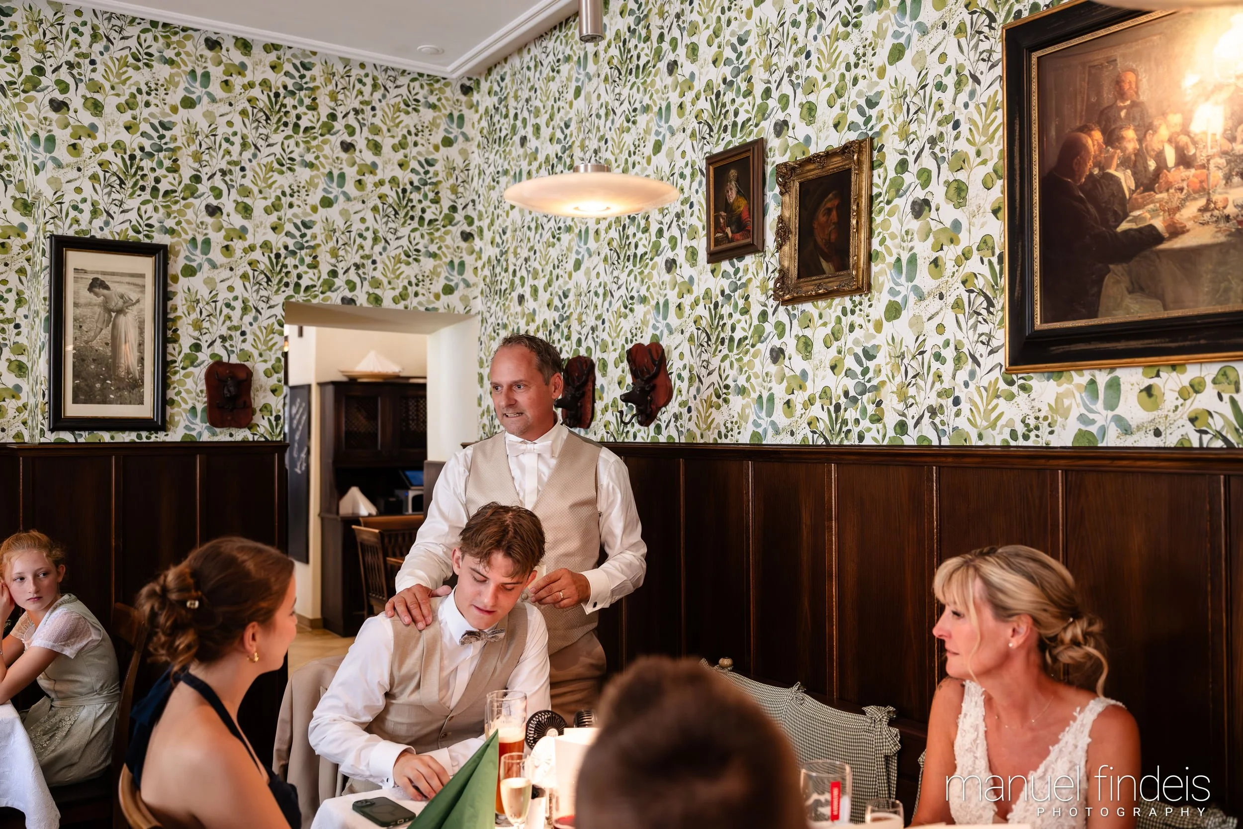 0491_Hochzeit_CuR_www.manuelfindeis.com.jpg