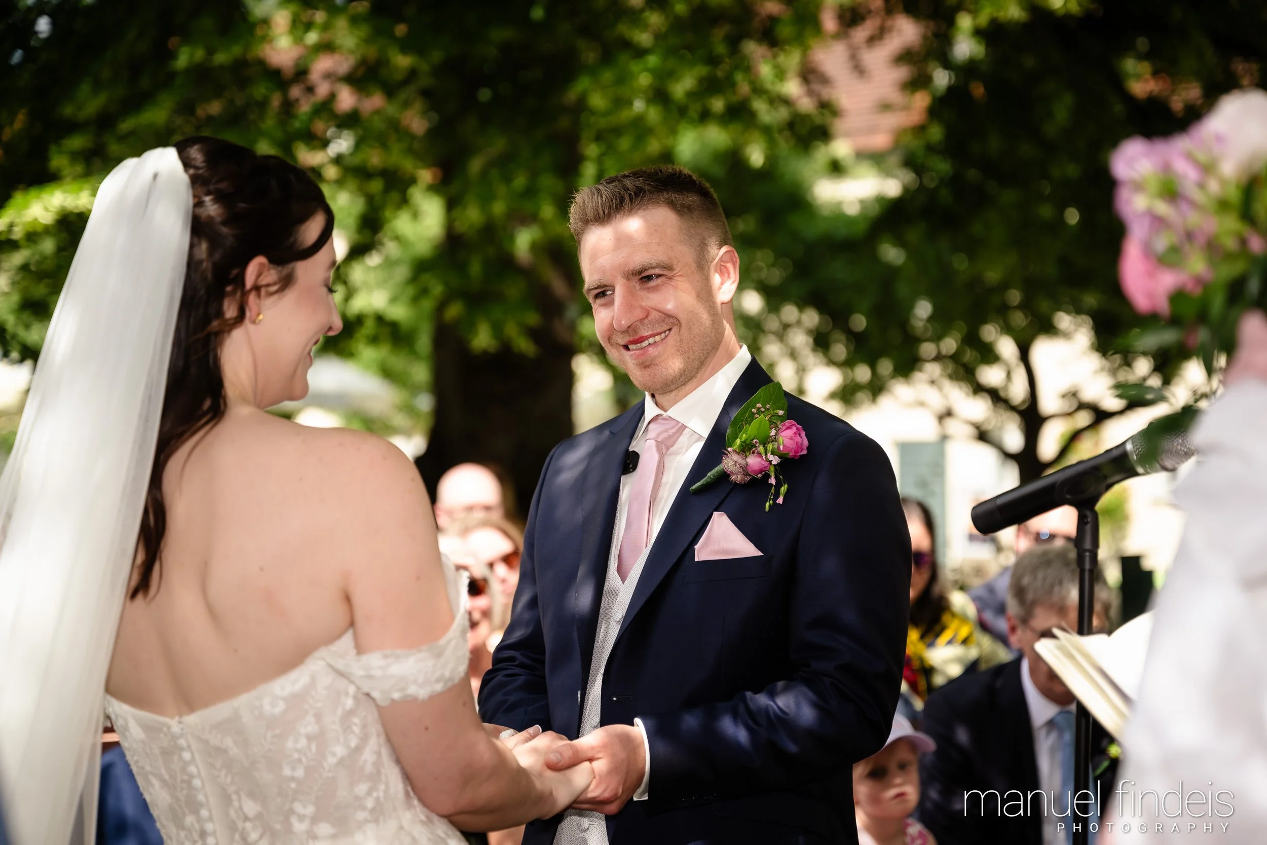 0122_Hochzeit_RuS_www.manuelfindeis.com.jpg