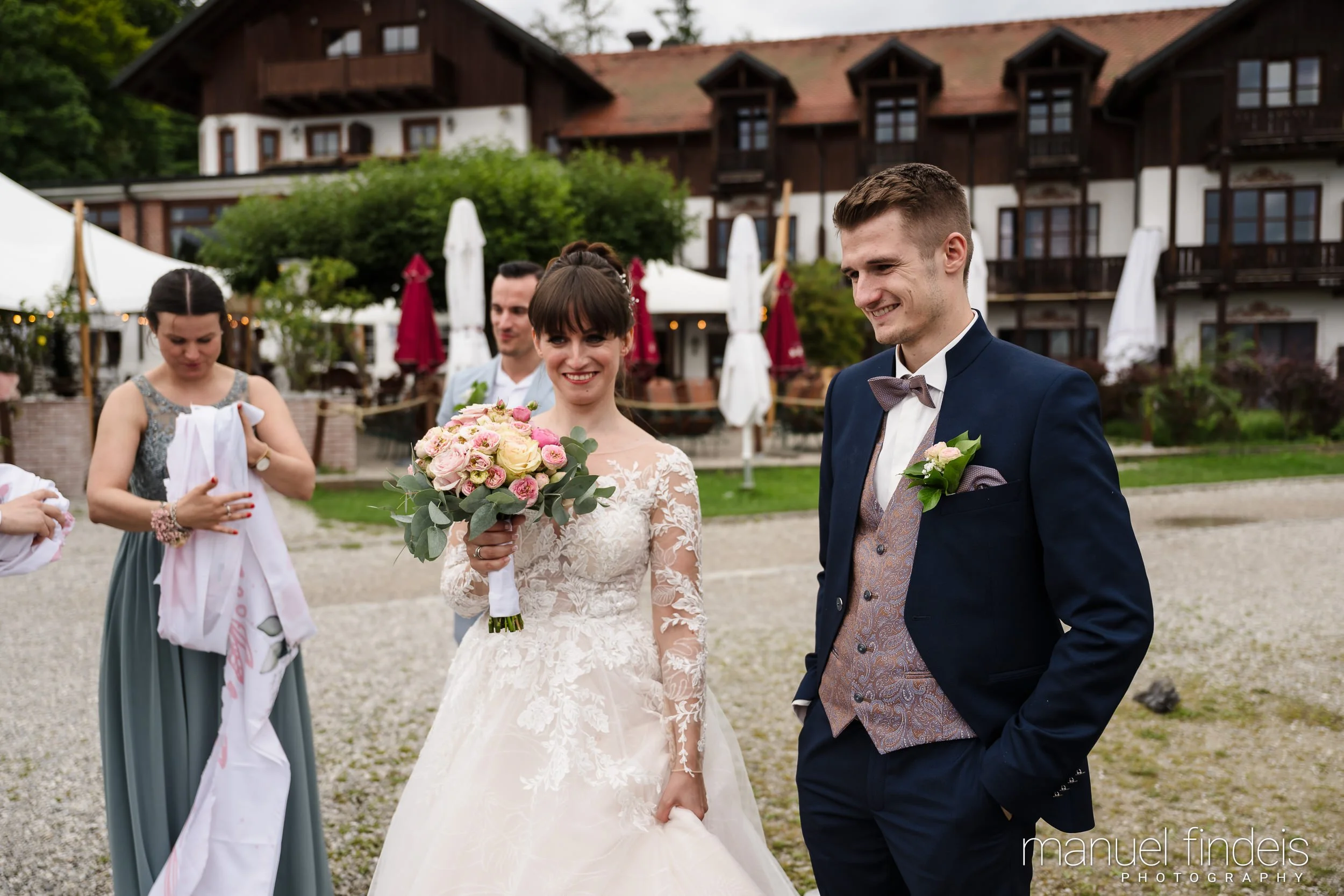 0610_Hochzeit-AuJ_www.manuelfindeis.com.jpg