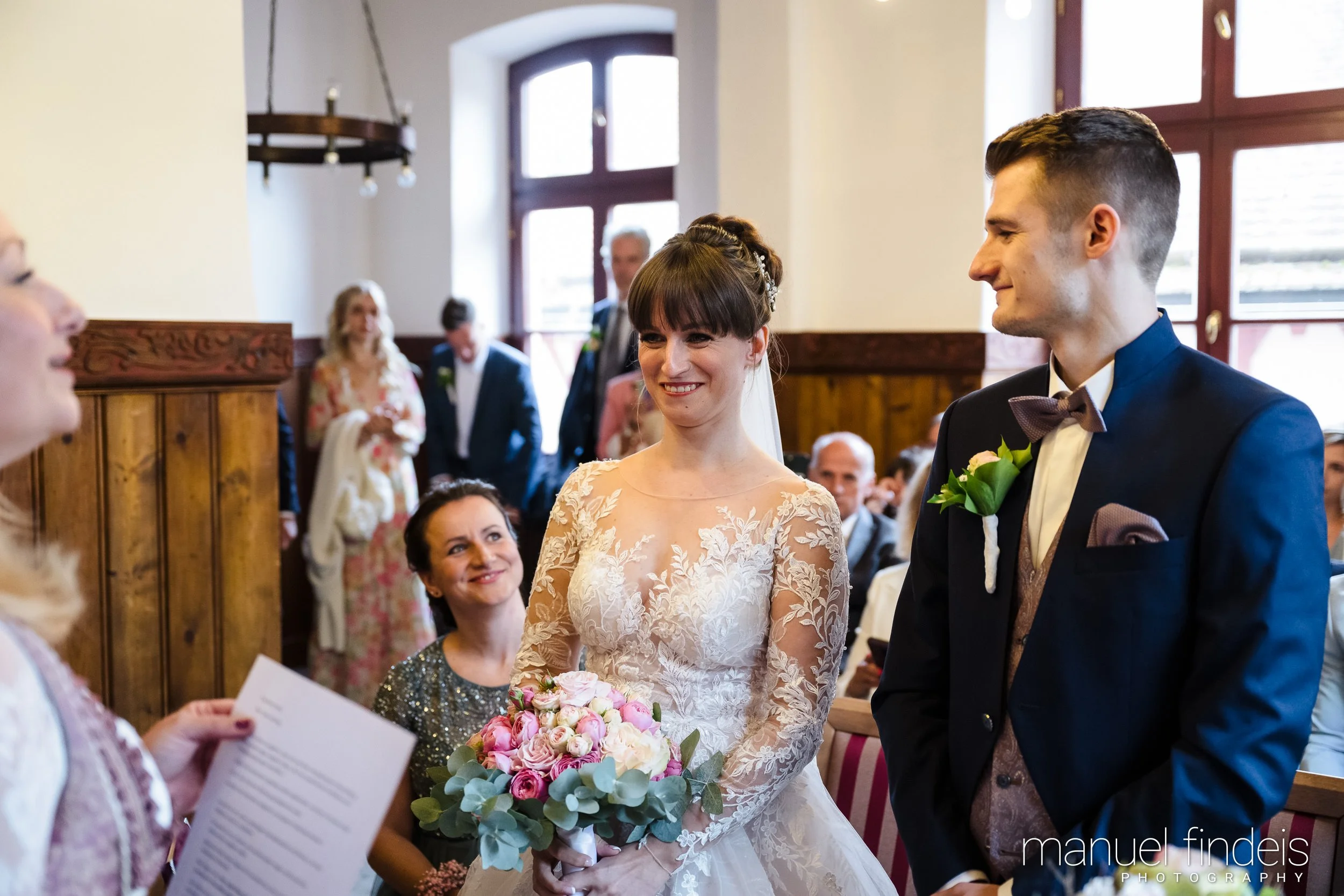 0149_Hochzeit-AuJ_www.manuelfindeis.com.jpg