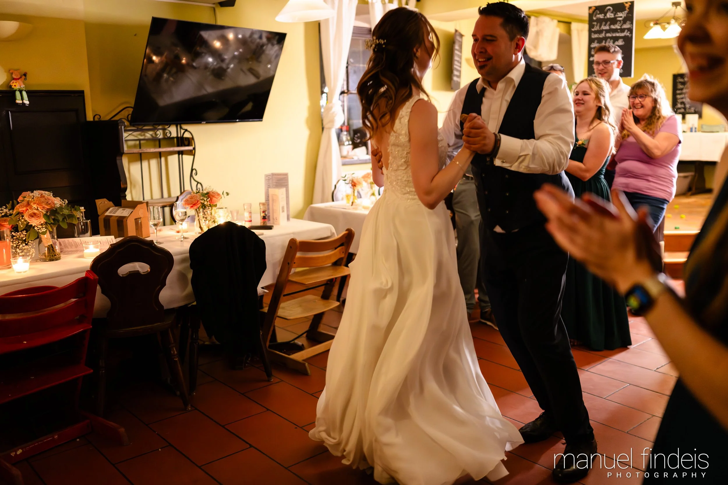 1025_Hochzeit_VuA_www.manuelfindeis.com.jpg