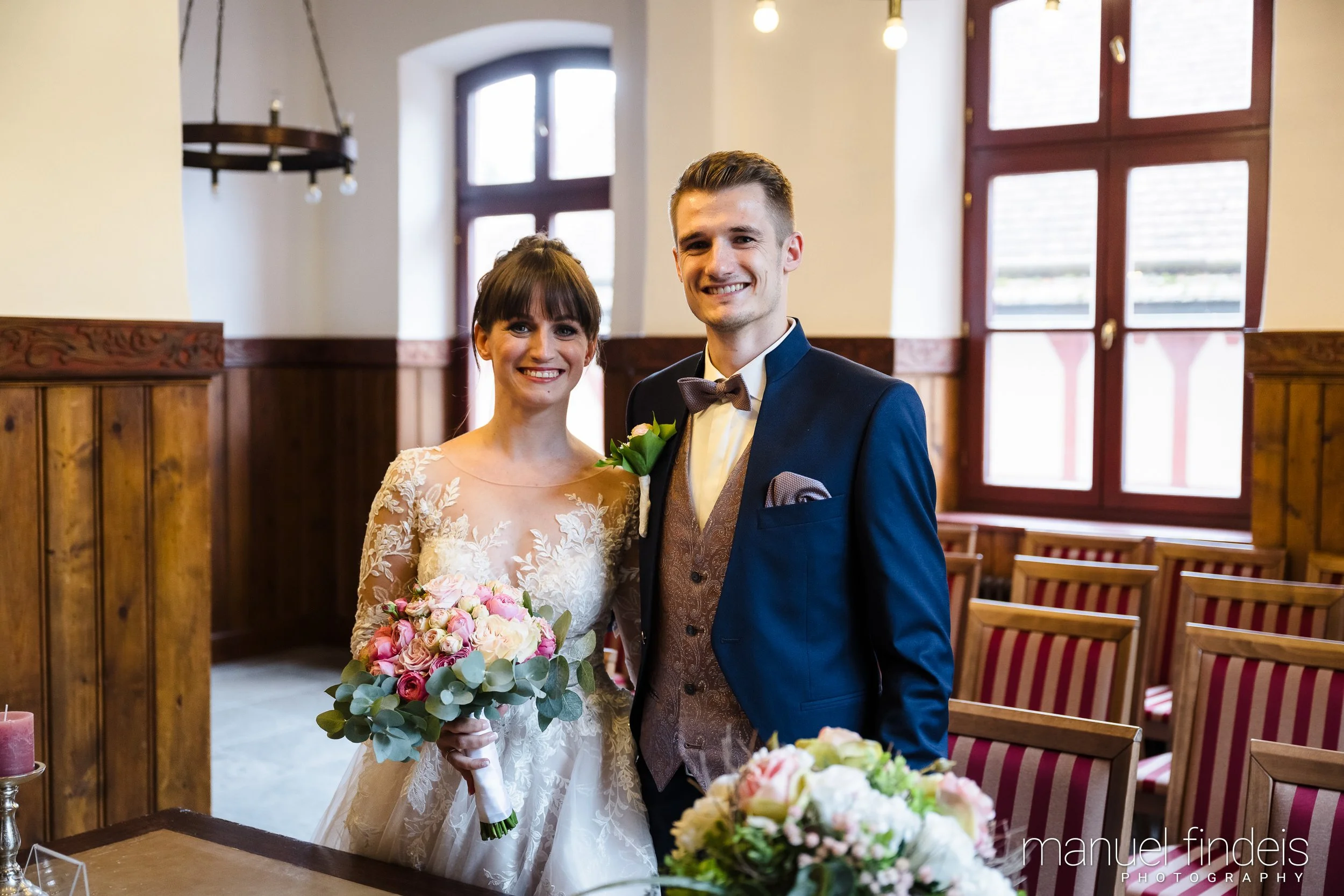 0263_Hochzeit-AuJ_www.manuelfindeis.com.jpg