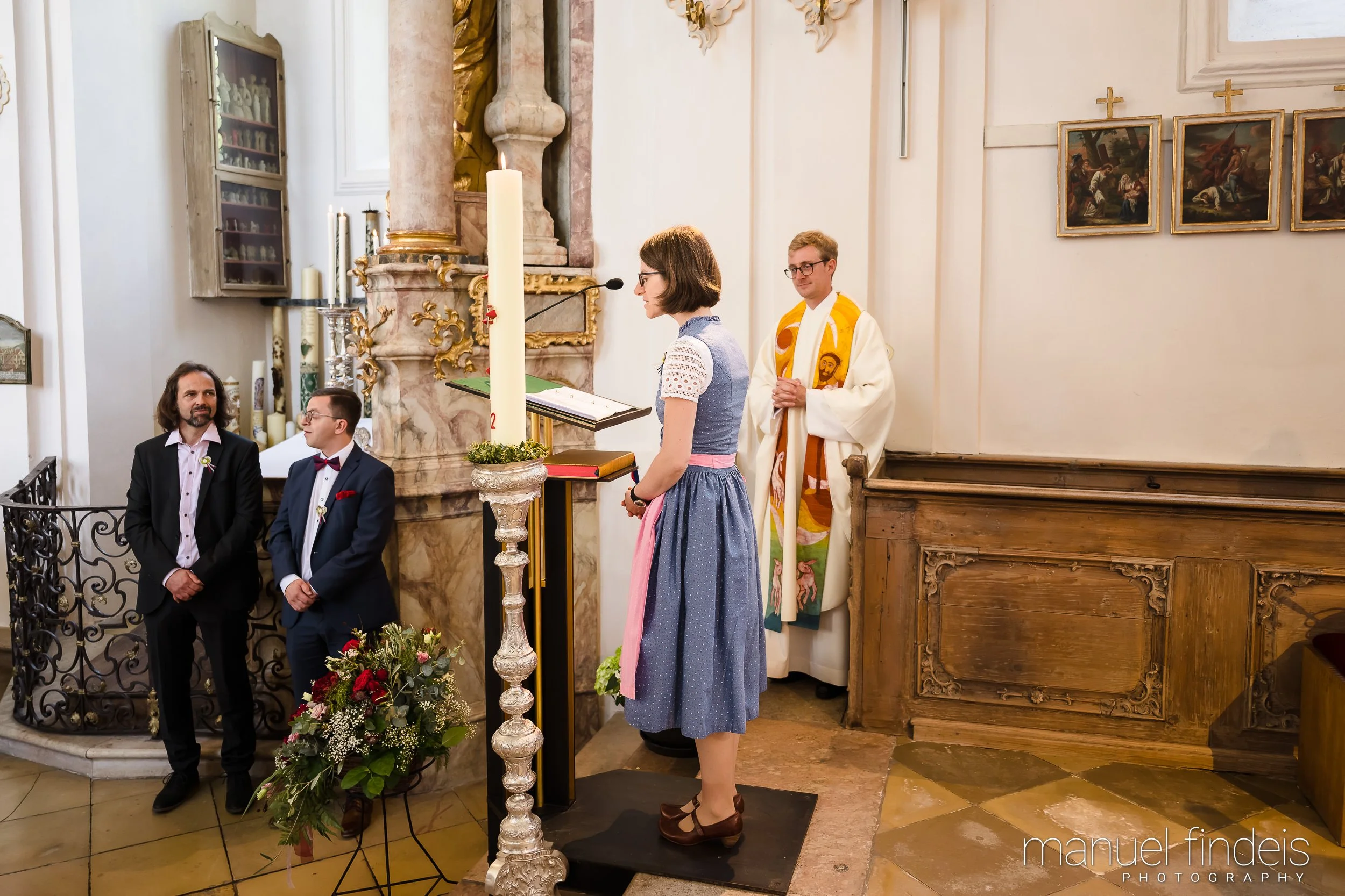 0390_Hochzeit-MuR-Kirche_www.manuelfindeis.com.jpg