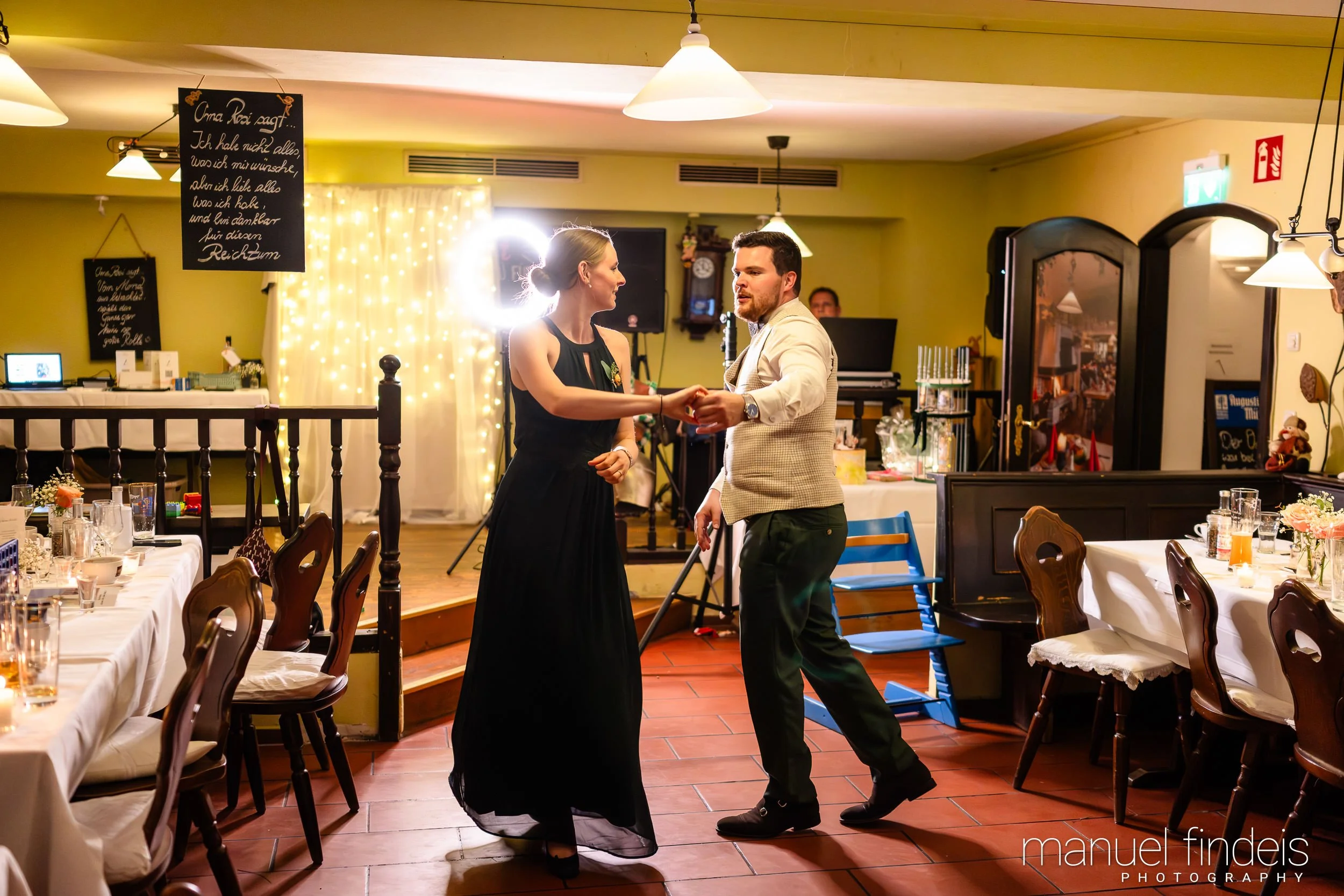 1079_Hochzeit_VuA_www.manuelfindeis.com.jpg