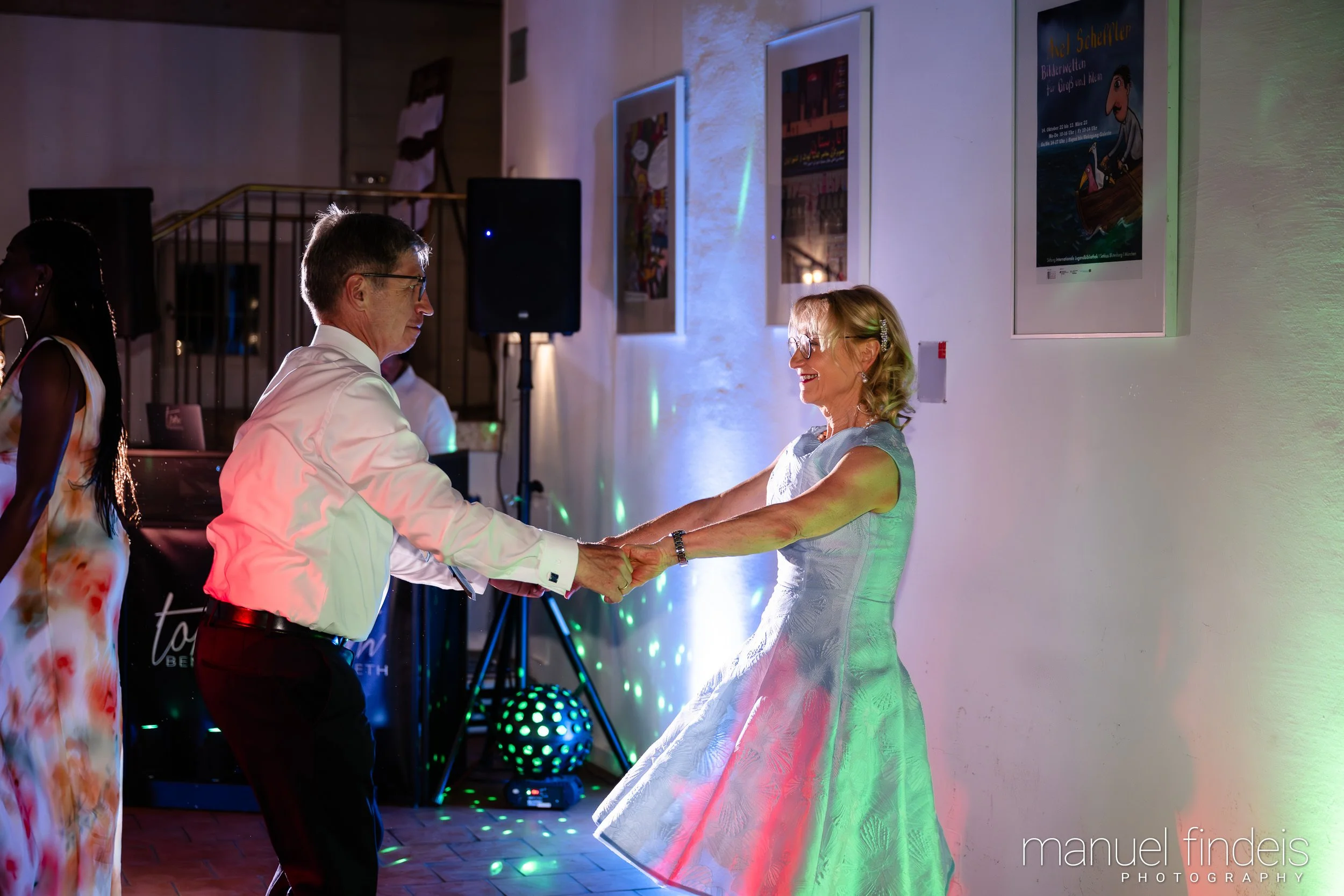 1058_Hochzeit_RuS_www.manuelfindeis.com.jpg
