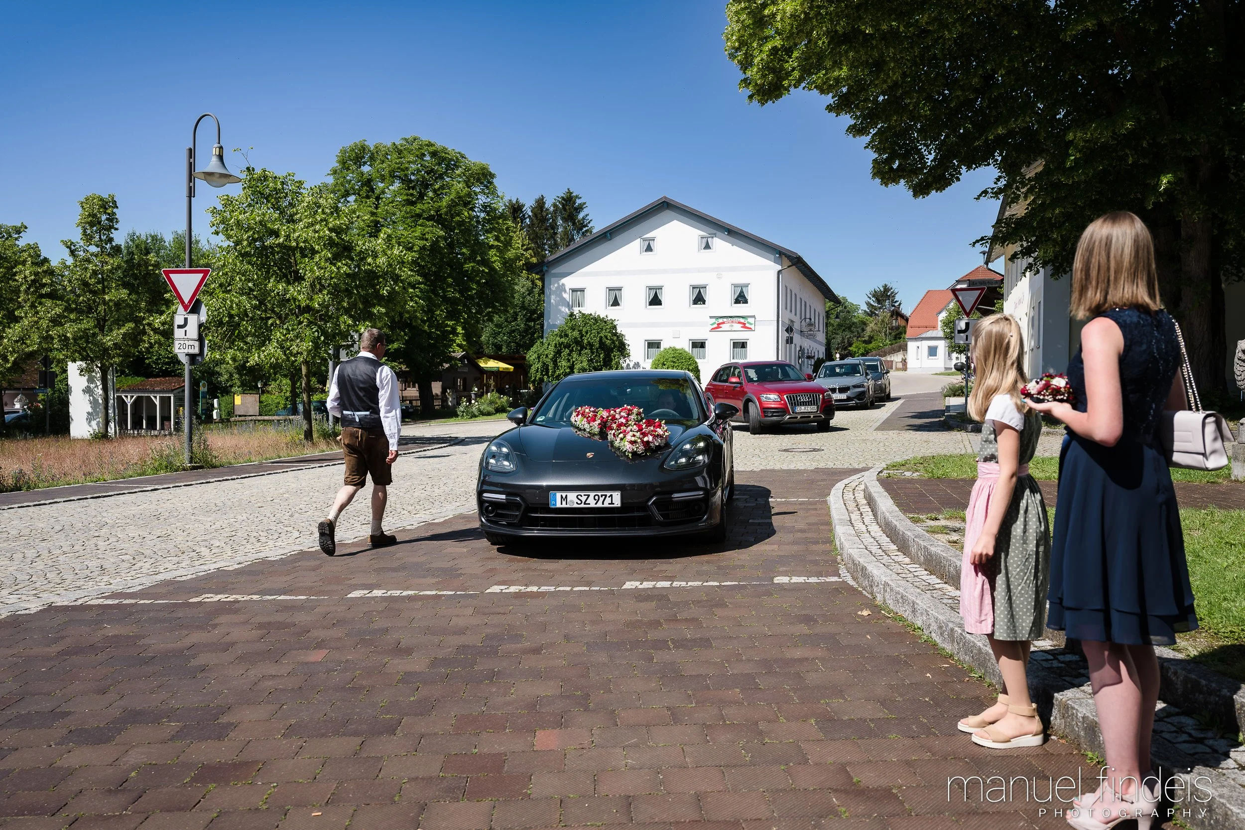 0122_Hochzeit-MuR-Kirche_www.manuelfindeis.com.jpg