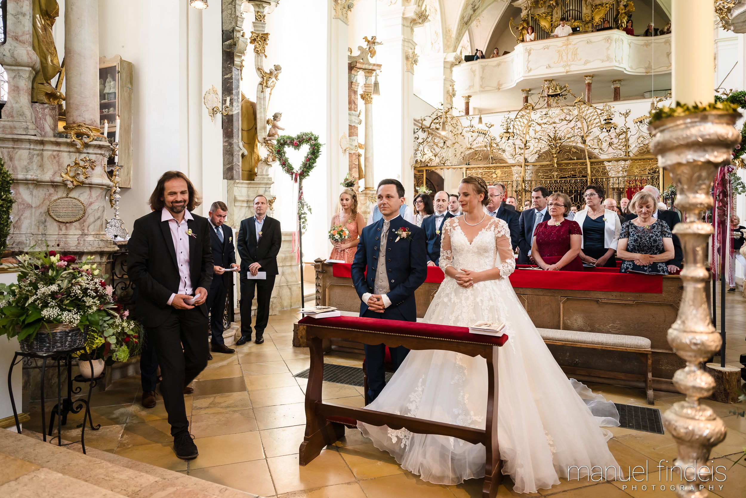 0385_Hochzeit-MuR-Kirche_www.manuelfindeis.com.jpg