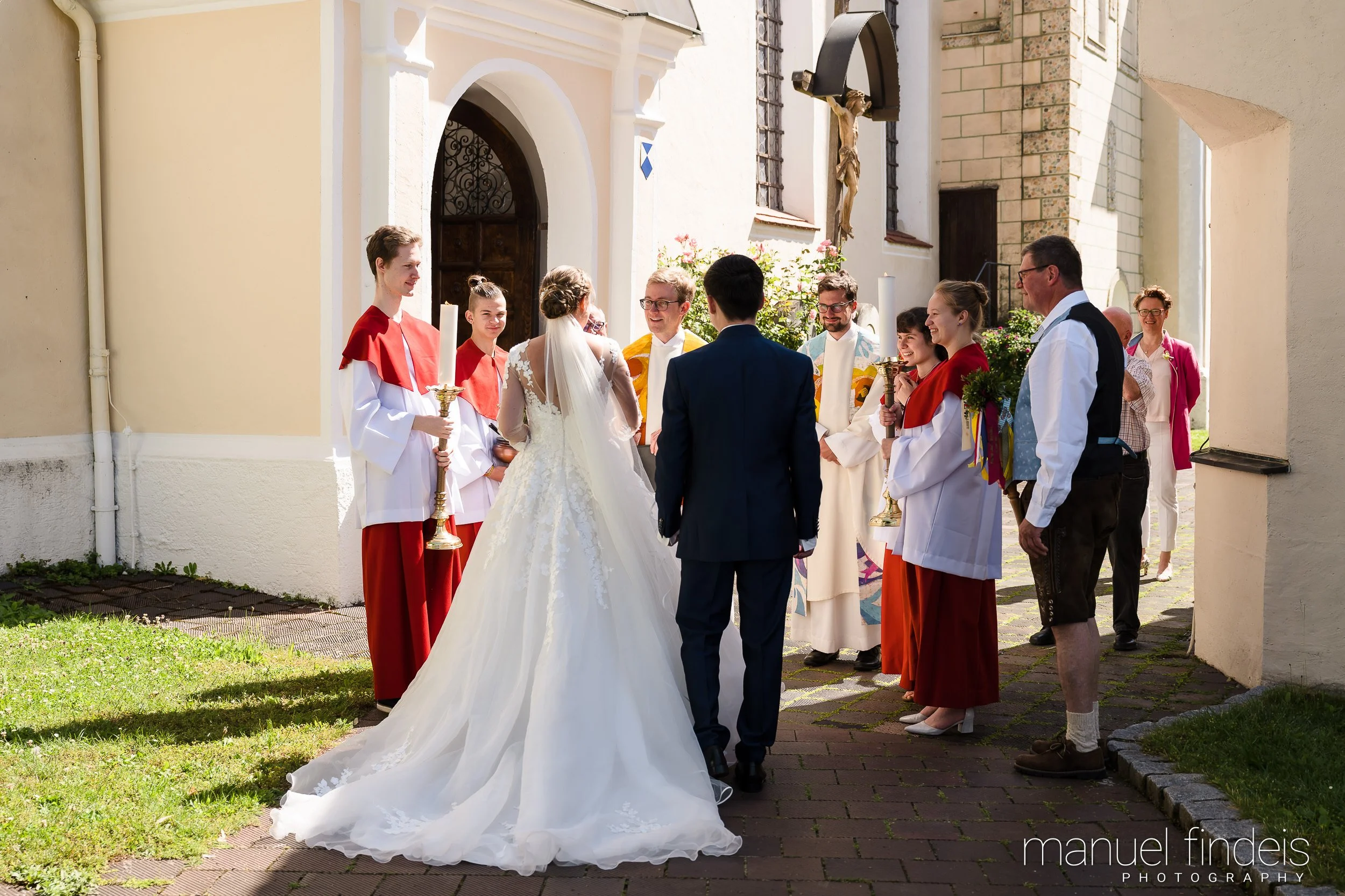 0141_Hochzeit-MuR-Kirche_www.manuelfindeis.com.jpg