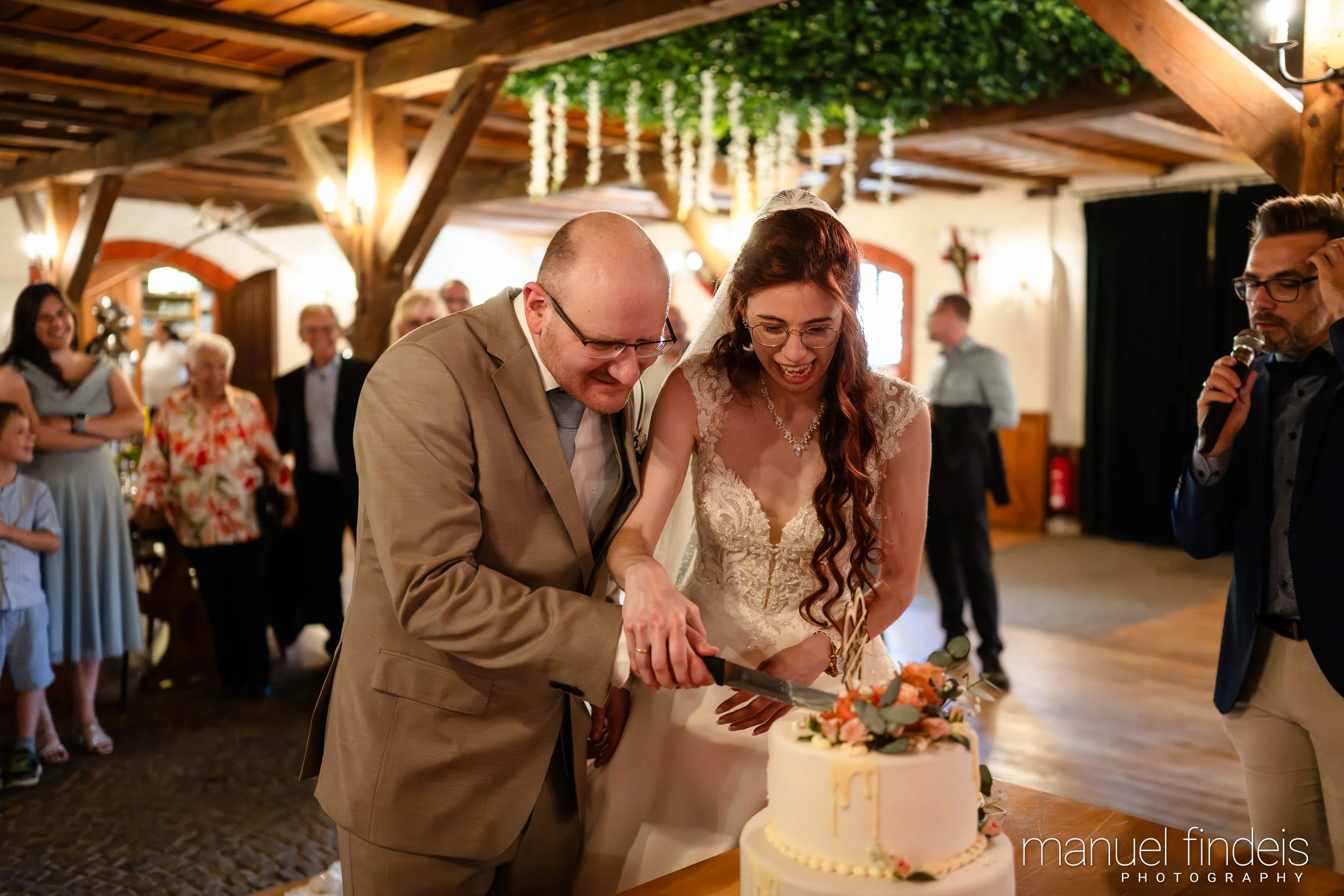 0382_Hochzeit-LUM_www.manuelfindeis.com.jpg