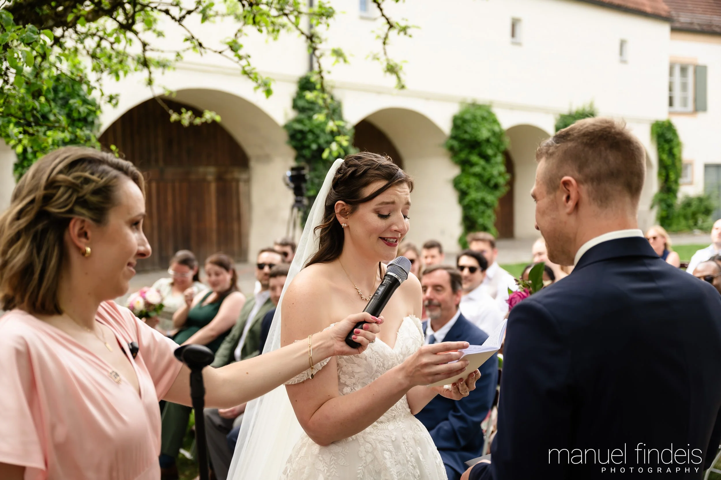 0192_Hochzeit_RuS_www.manuelfindeis.com.jpg