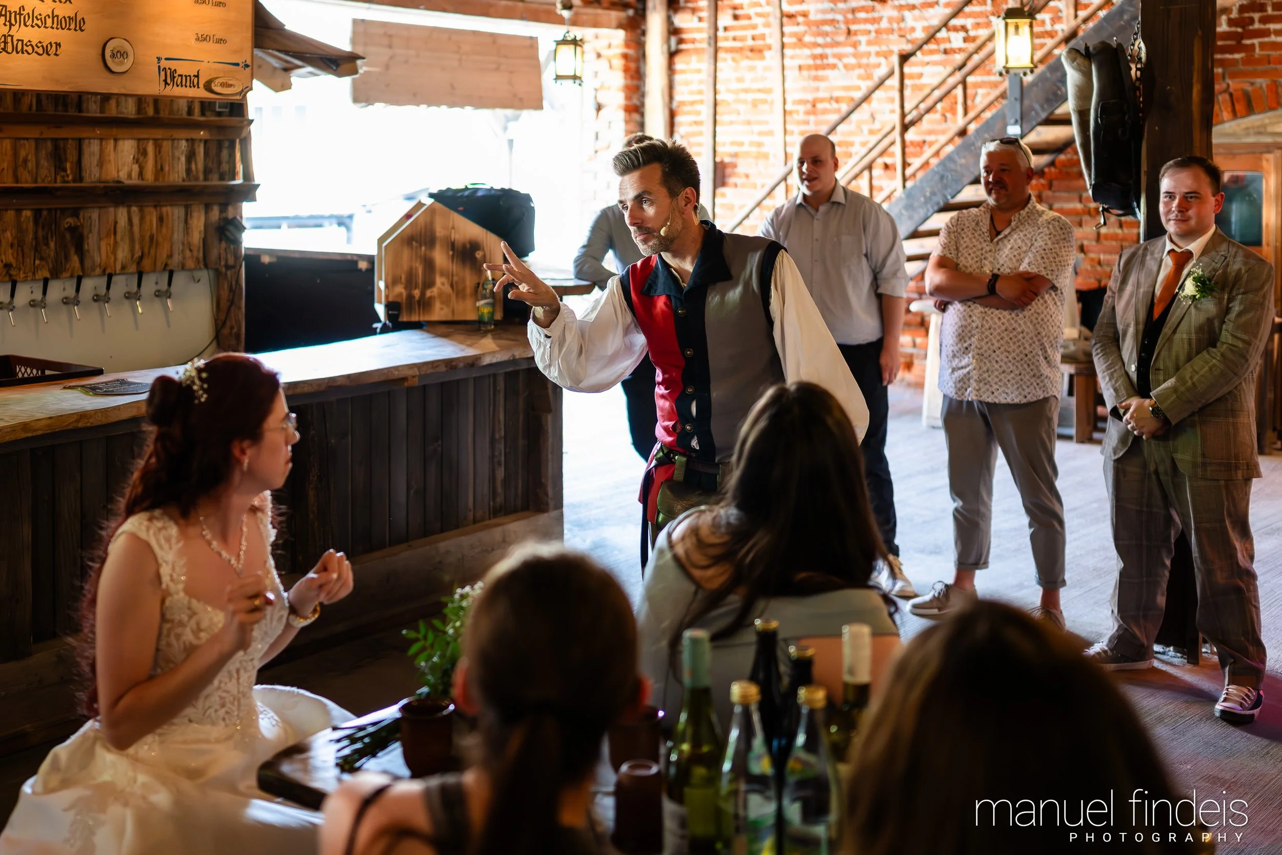 0681_Hochzeit-LUM_www.manuelfindeis.com.jpg