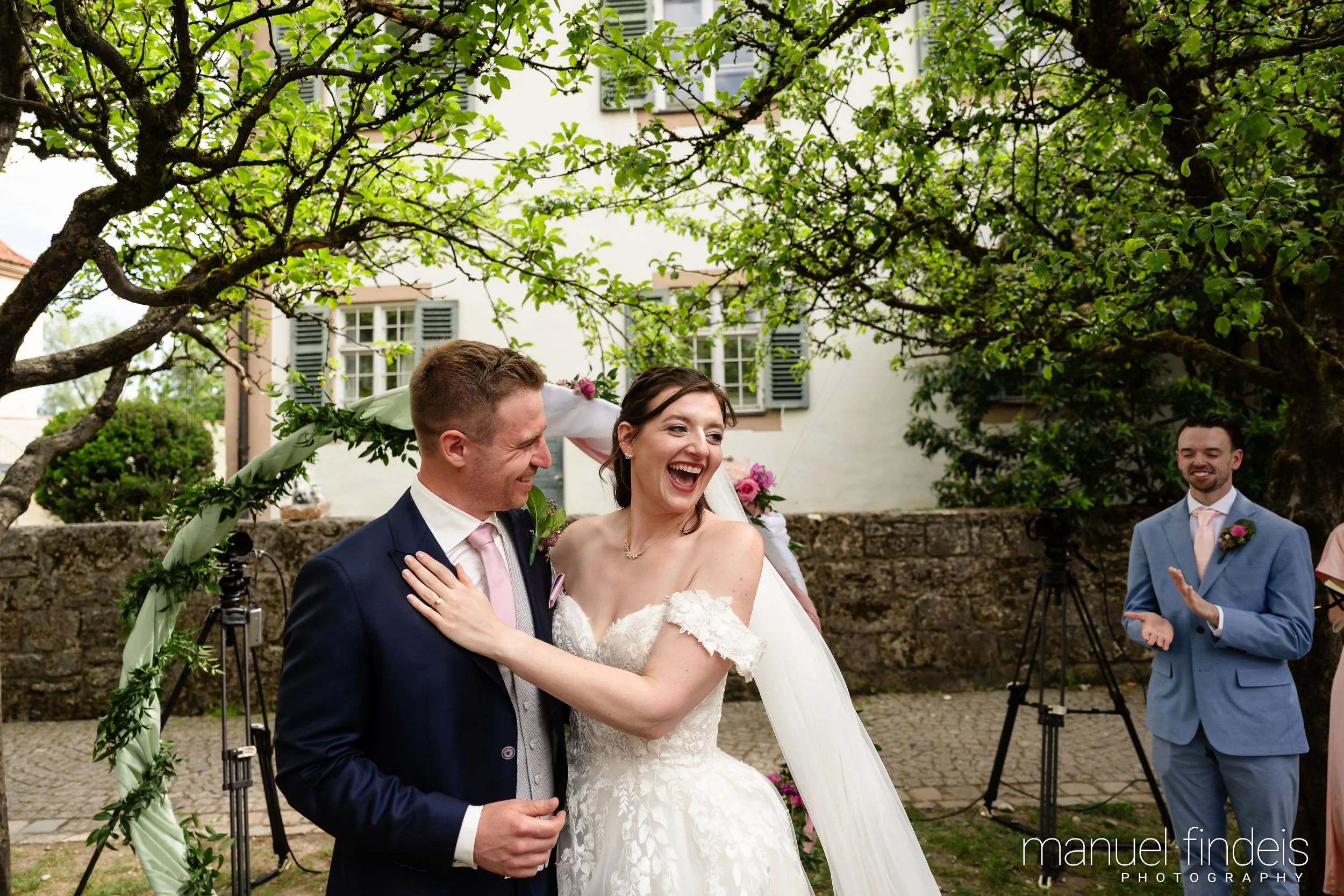 0250_Hochzeit_RuS_www.manuelfindeis.com.jpg