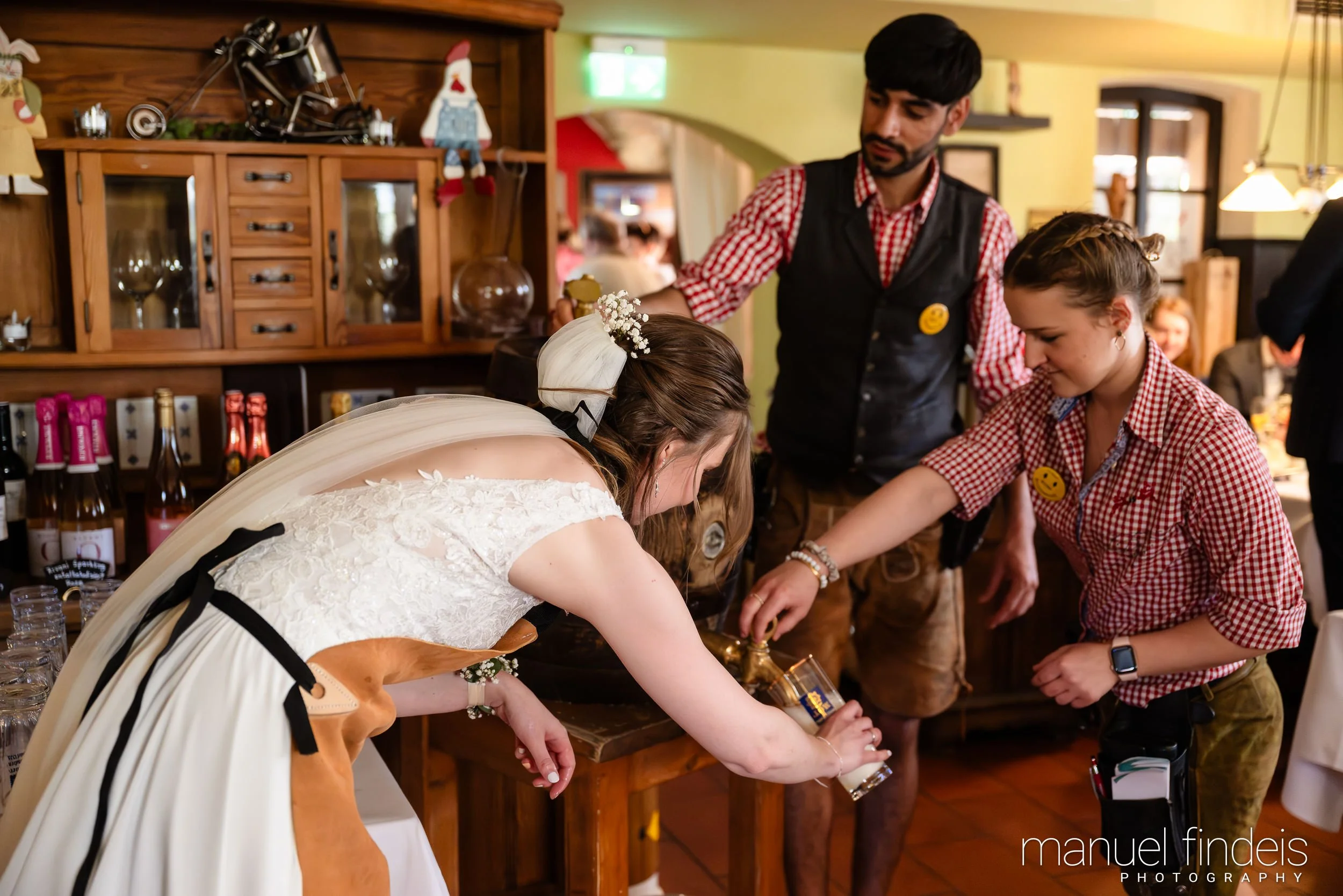 0690_Hochzeit_VuA_www.manuelfindeis.com.jpg